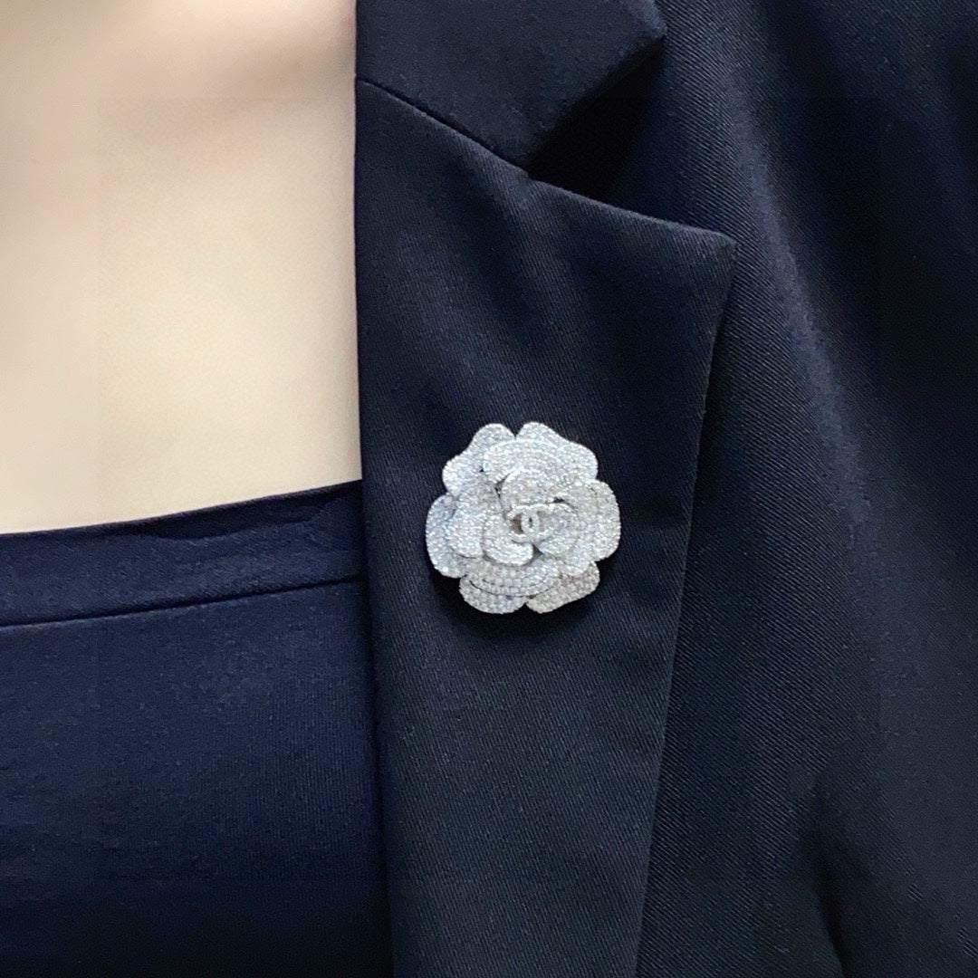 26SS NEW Silver camellia diamond Chanel brooch