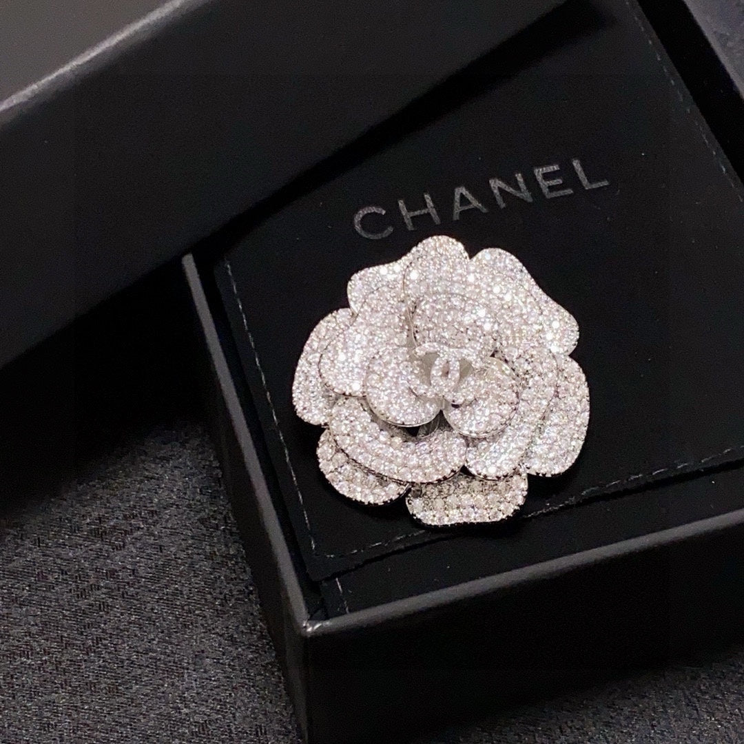 26SS NEW Silver camellia diamond Chanel brooch