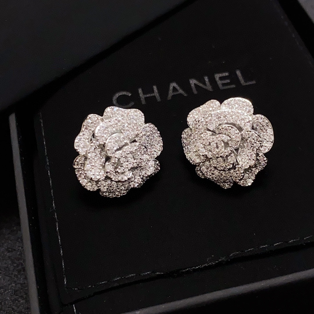 26SS NEU silberne Diamant-Kamelienohrringe🌺 Diamant-Ohrstecker