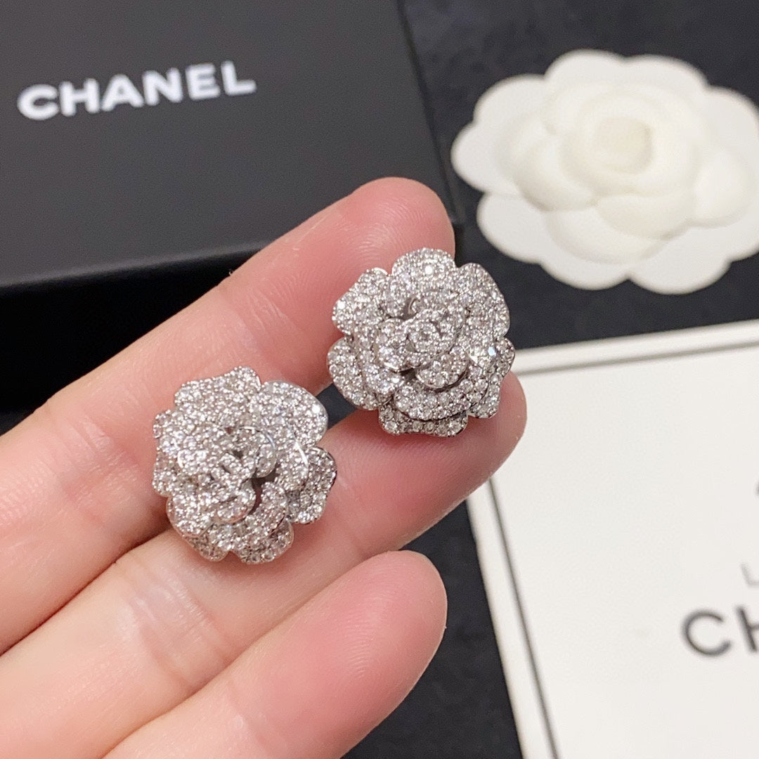 26SS NEU silberne Diamant-Kamelienohrringe🌺 Diamant-Ohrstecker