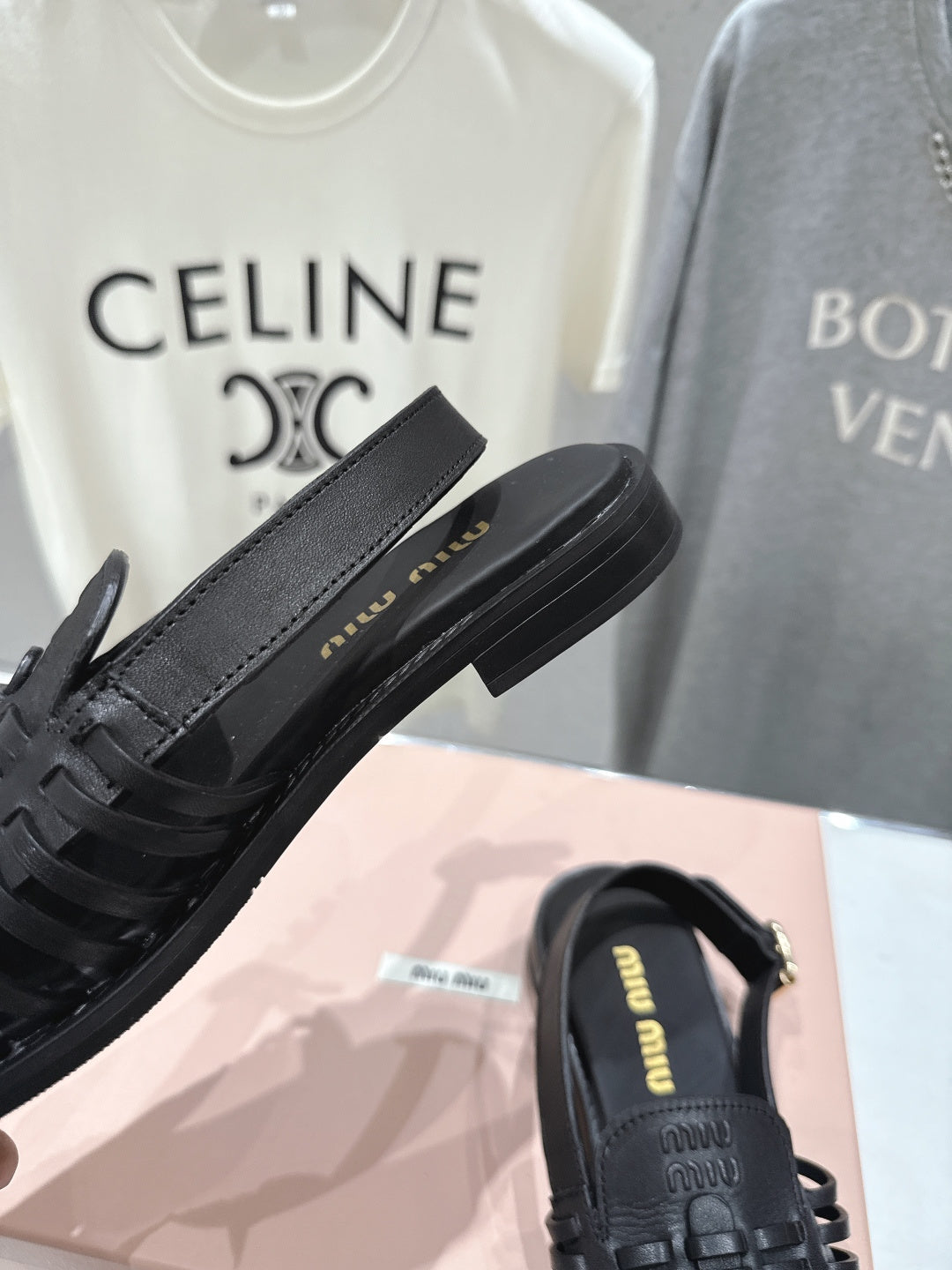 26SS NEUE Flache Retro-Sandalen, gewebte Mules