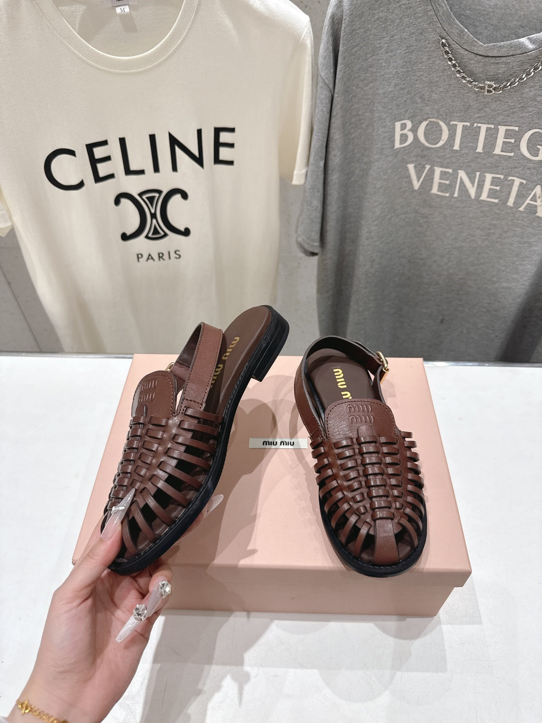 26SS NEUE Flache Retro-Sandalen, gewebte Mules