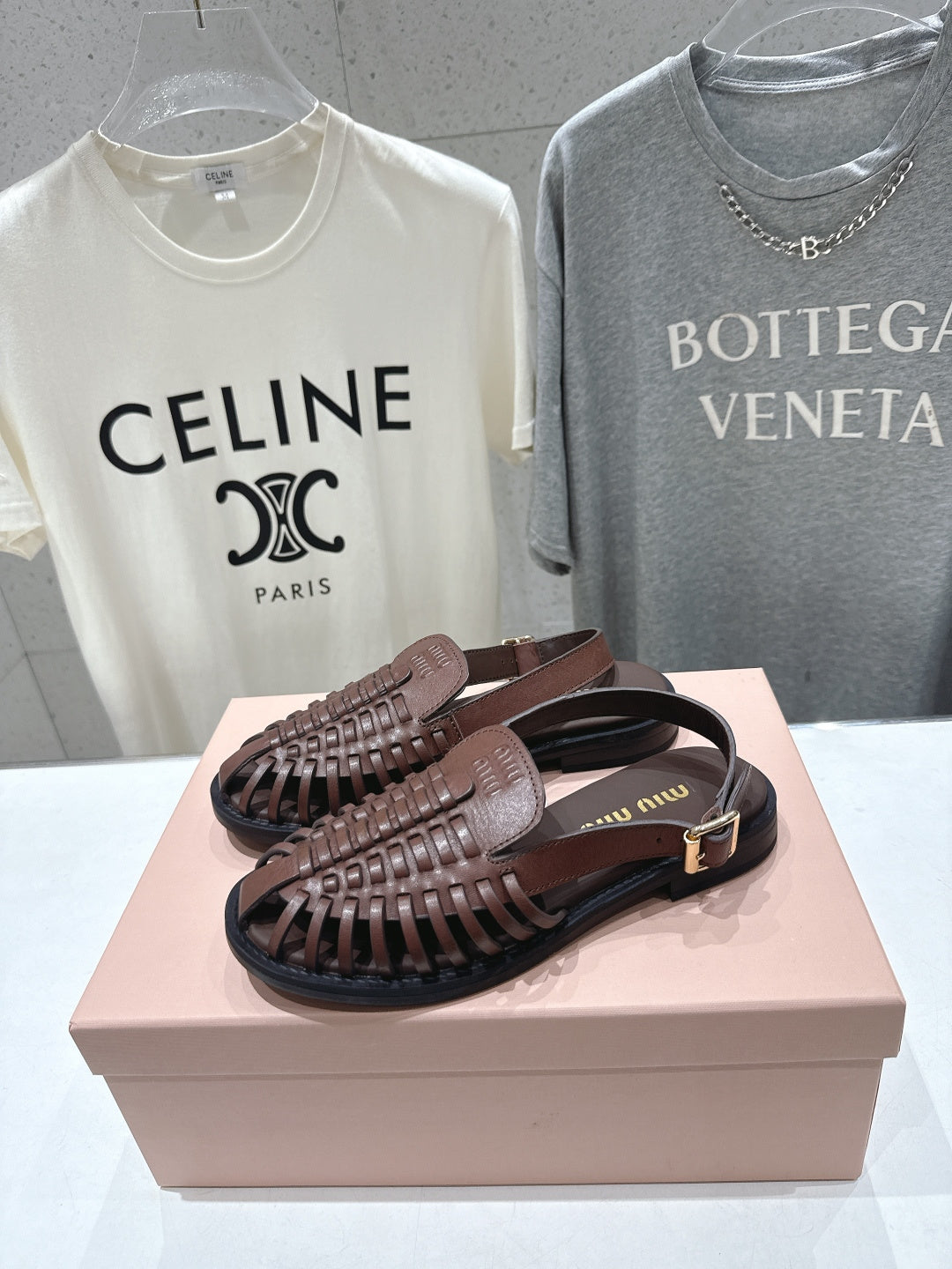 26SS NEUE Flache Retro-Sandalen, gewebte Mules