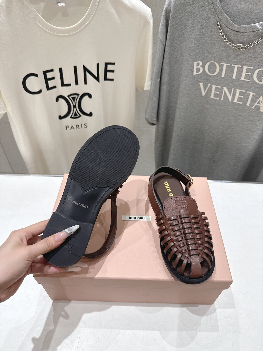 26SS NEUE Flache Retro-Sandalen, gewebte Mules