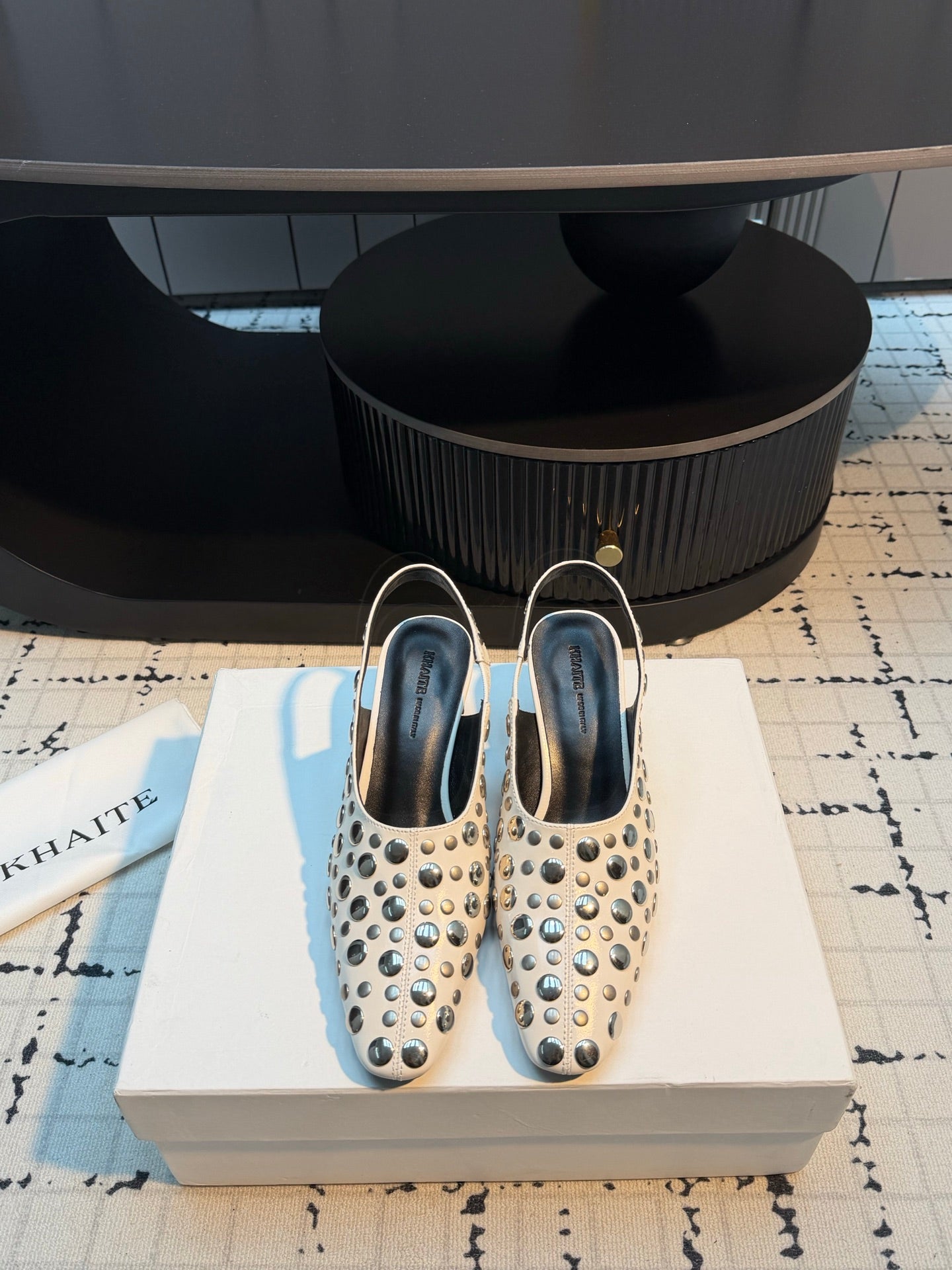 26SS NEUE Punk-Stil Nieten Römersandalen