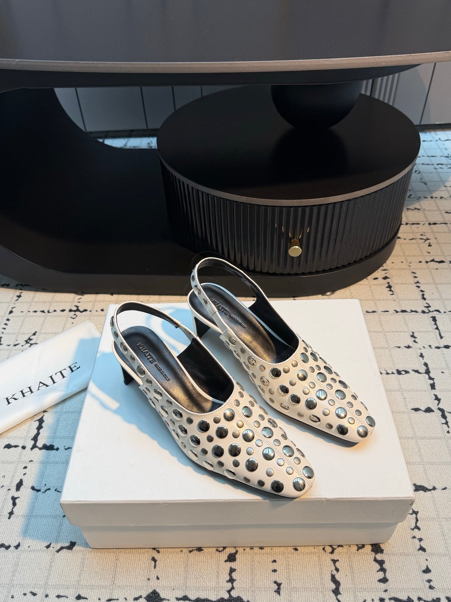 26SS NEUE Punk-Stil Nieten Römersandalen