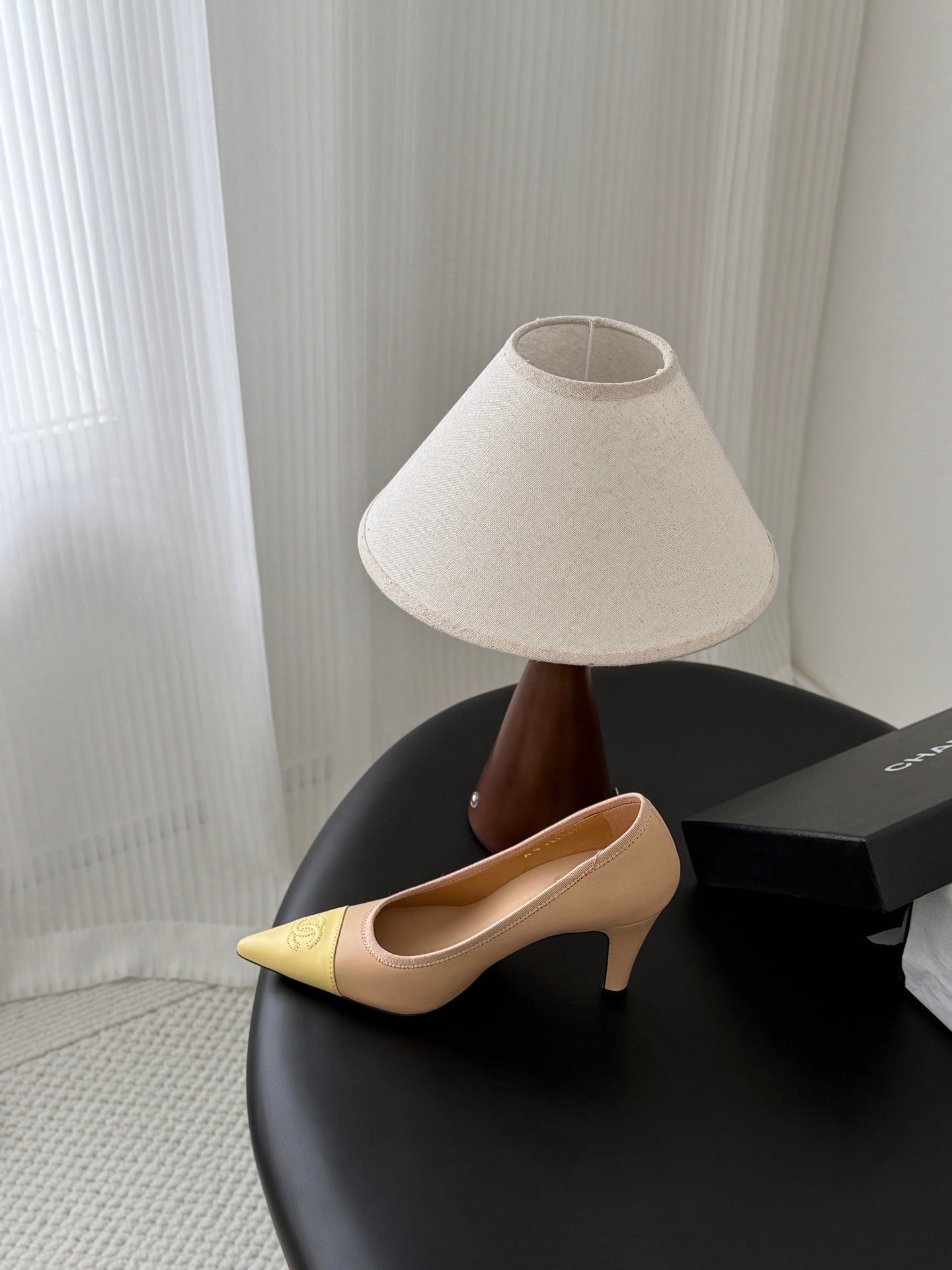 26SS NEU Atemberaubende Mary Jane Serie spitze High Heels
