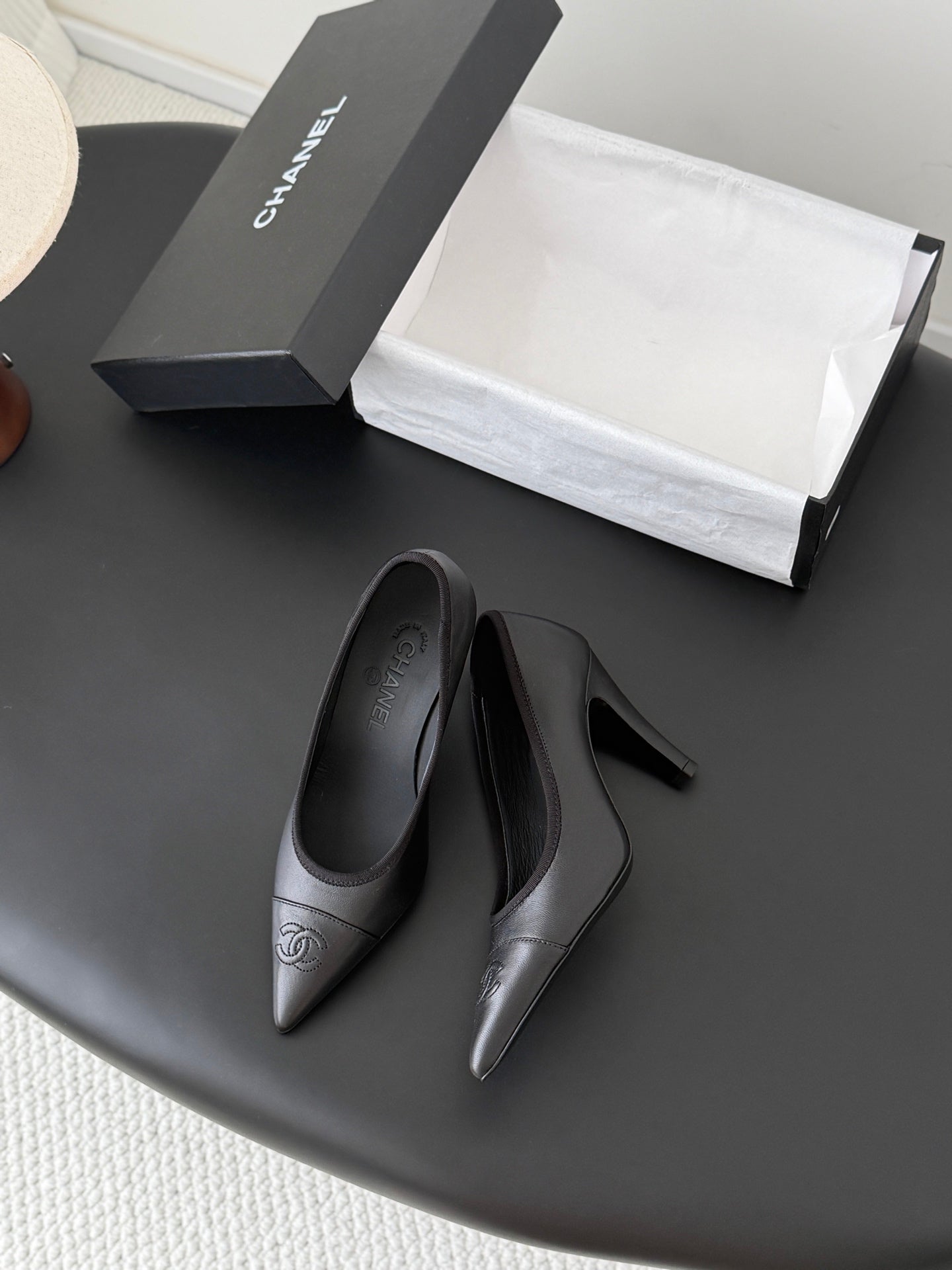 26SS NEU Atemberaubende Mary Jane Serie spitze High Heels
