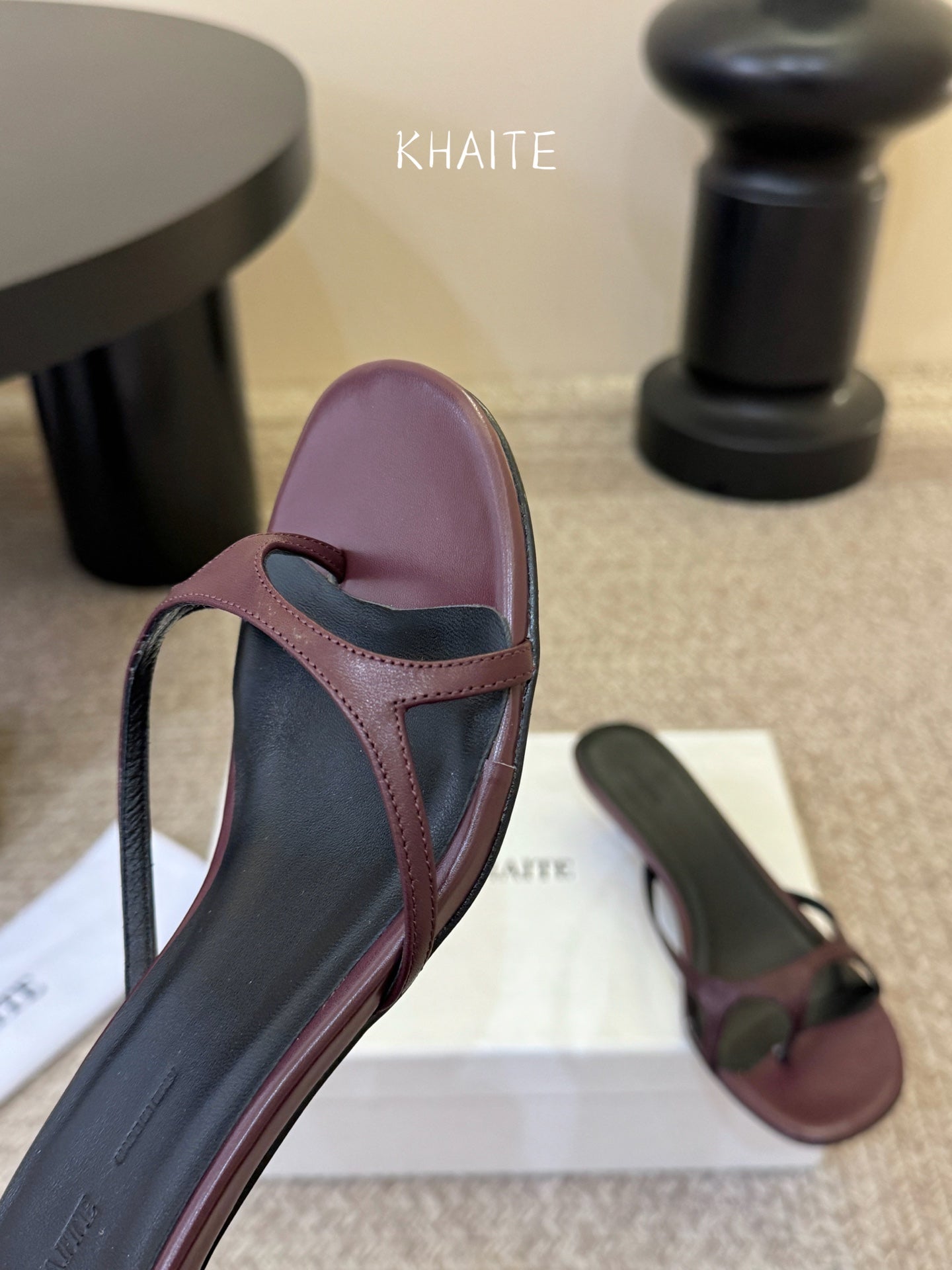 26SS NEU Flache Pantoletten mit eckiger Zehenpartie und Slippern