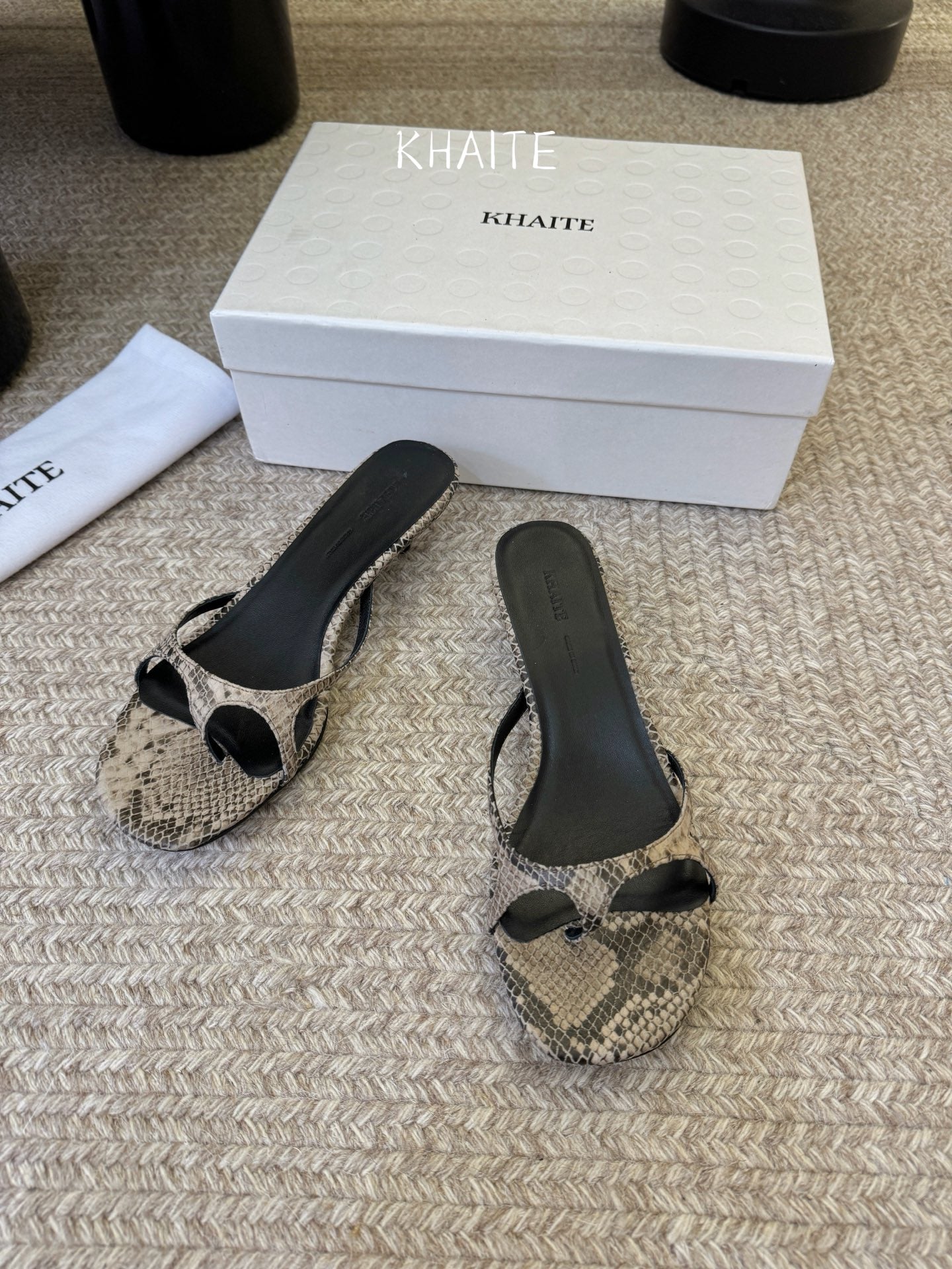 26SS NEU Flache Pantoletten mit eckiger Zehenpartie und Slippern