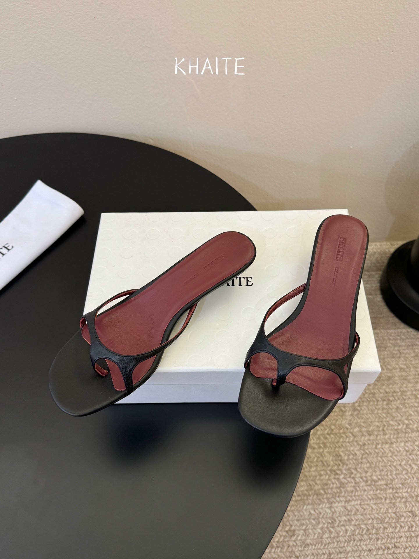 26SS NEU Flache Pantoletten mit eckiger Zehenpartie und Slippern