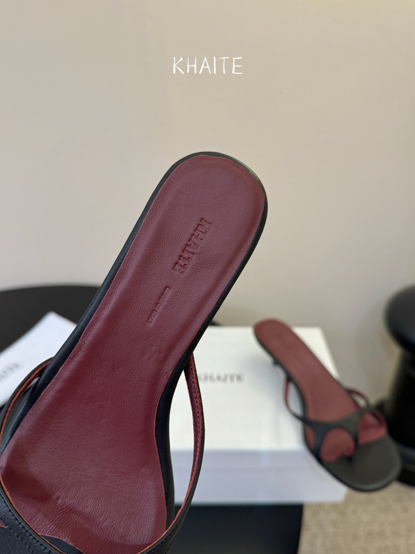 26SS NEU Flache Pantoletten mit eckiger Zehenpartie und Slippern