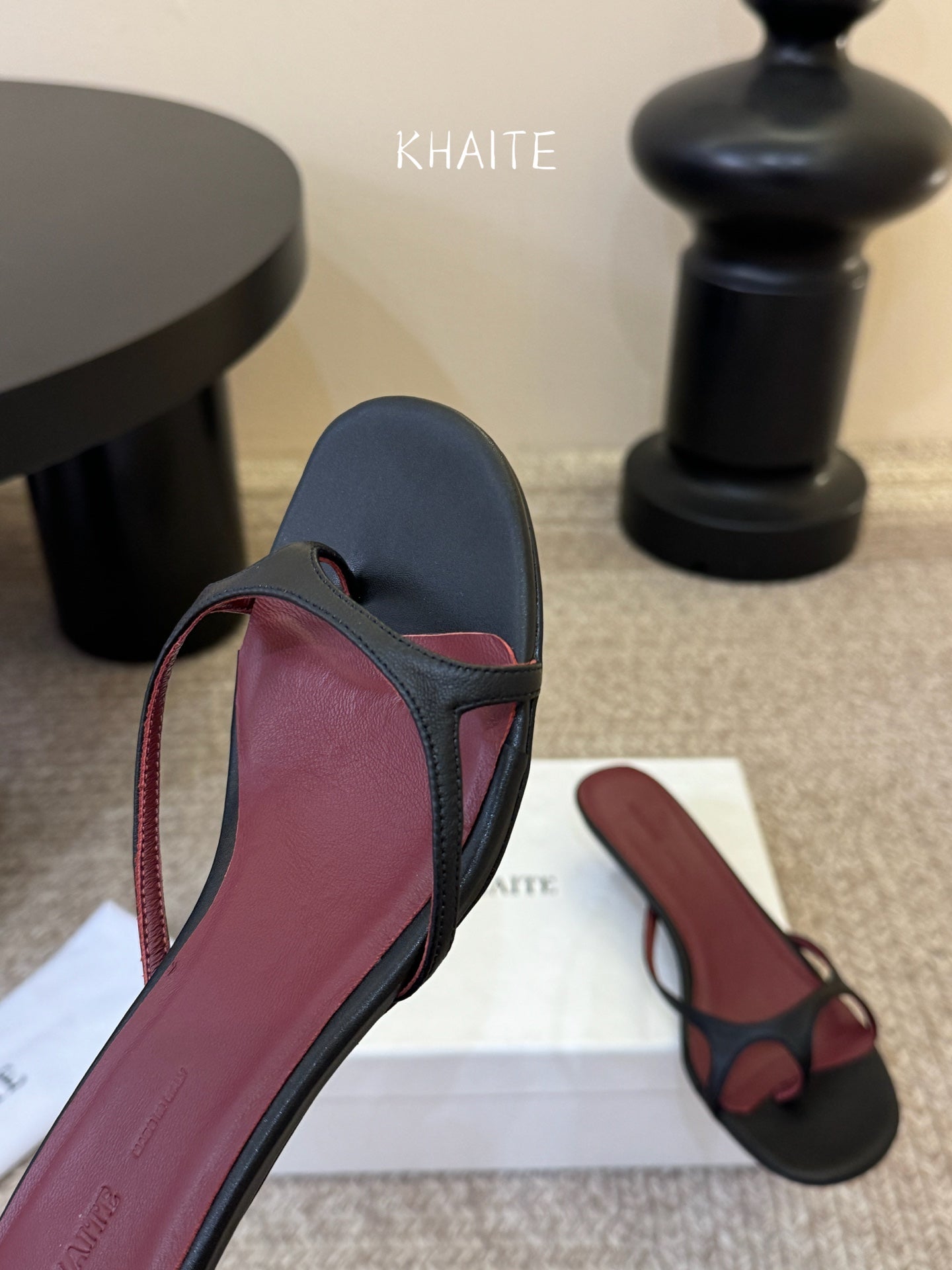 26SS NEU Flache Pantoletten mit eckiger Zehenpartie und Slippern