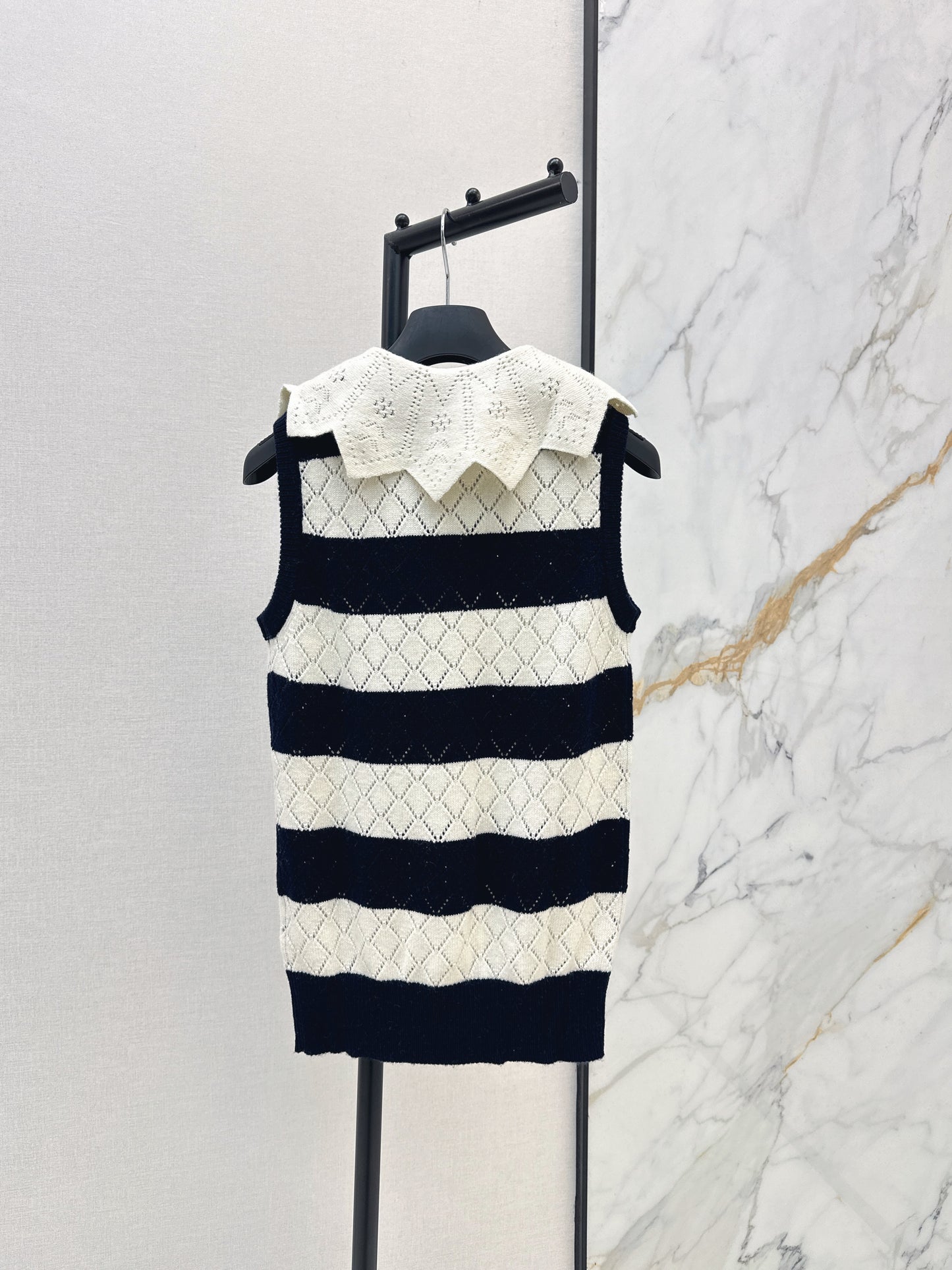 26SS NEW Hollow lace knitted vest