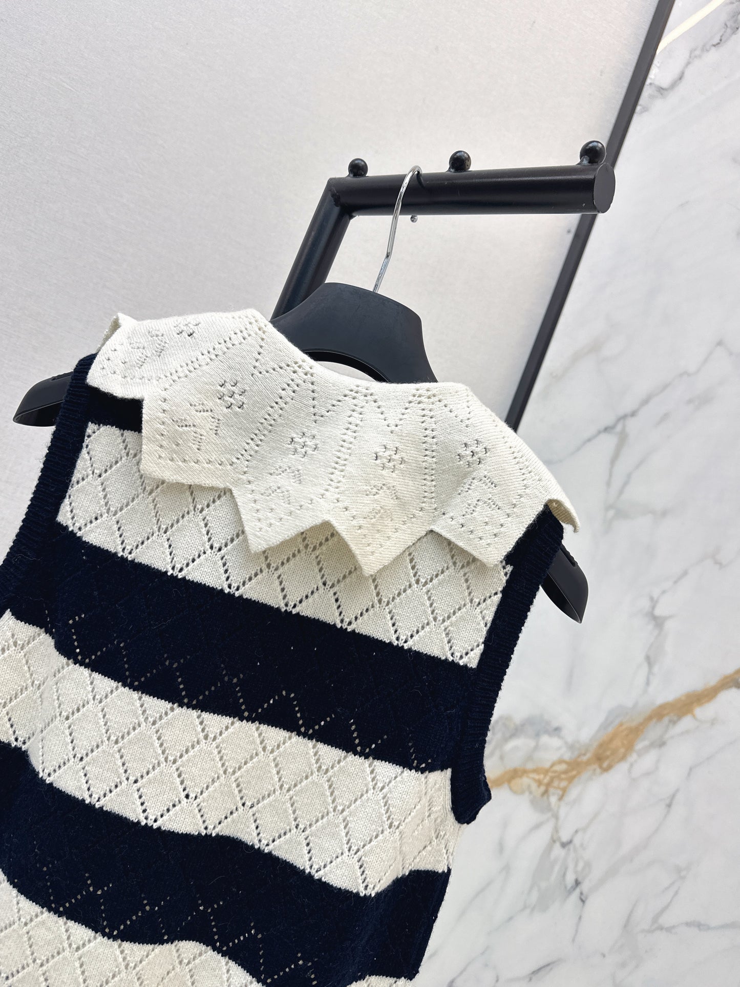 26SS NEW Hollow lace knitted vest