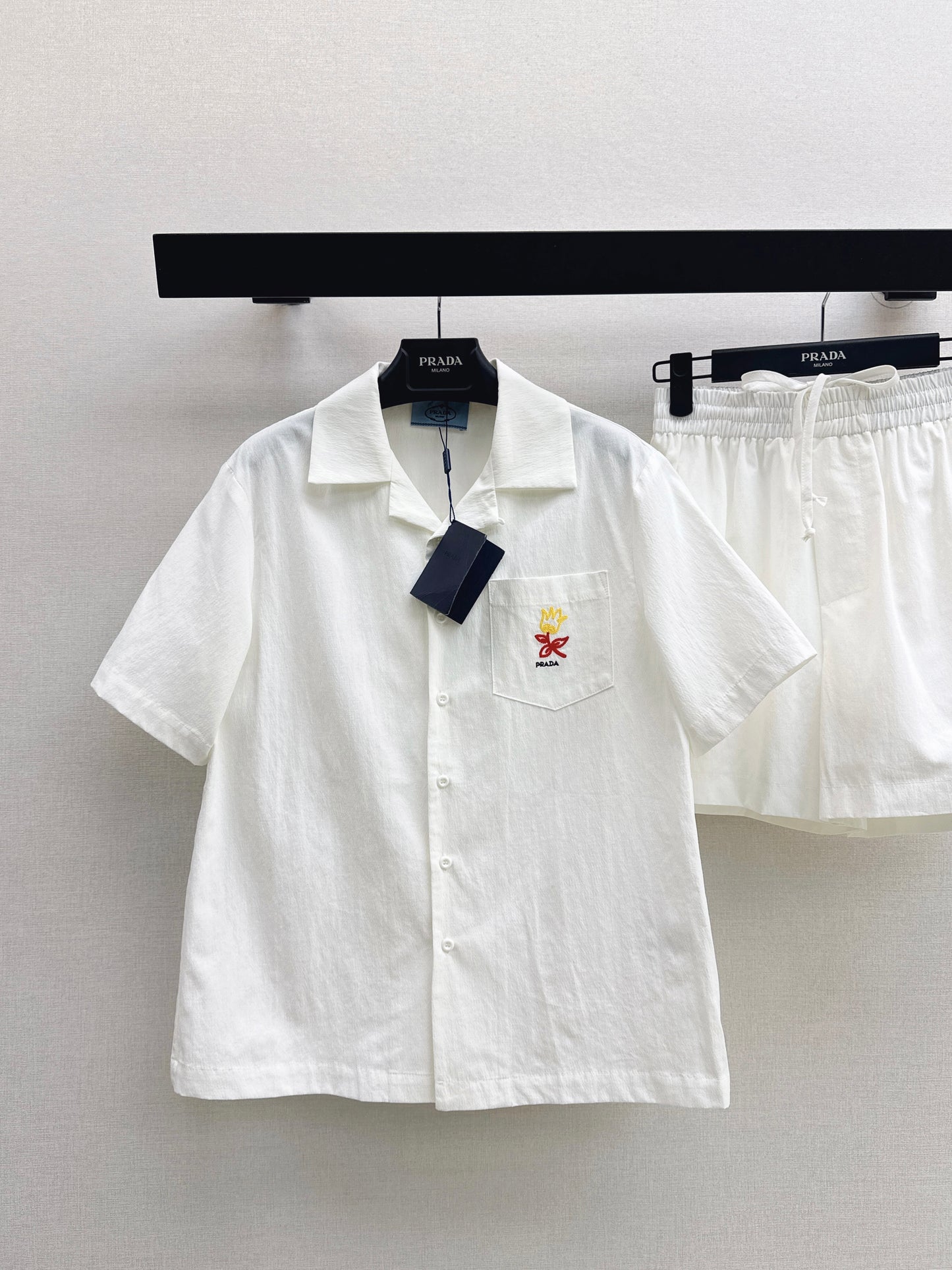 26SS NEW Embroidered short-sleeved shirt + shorts refreshing matching set