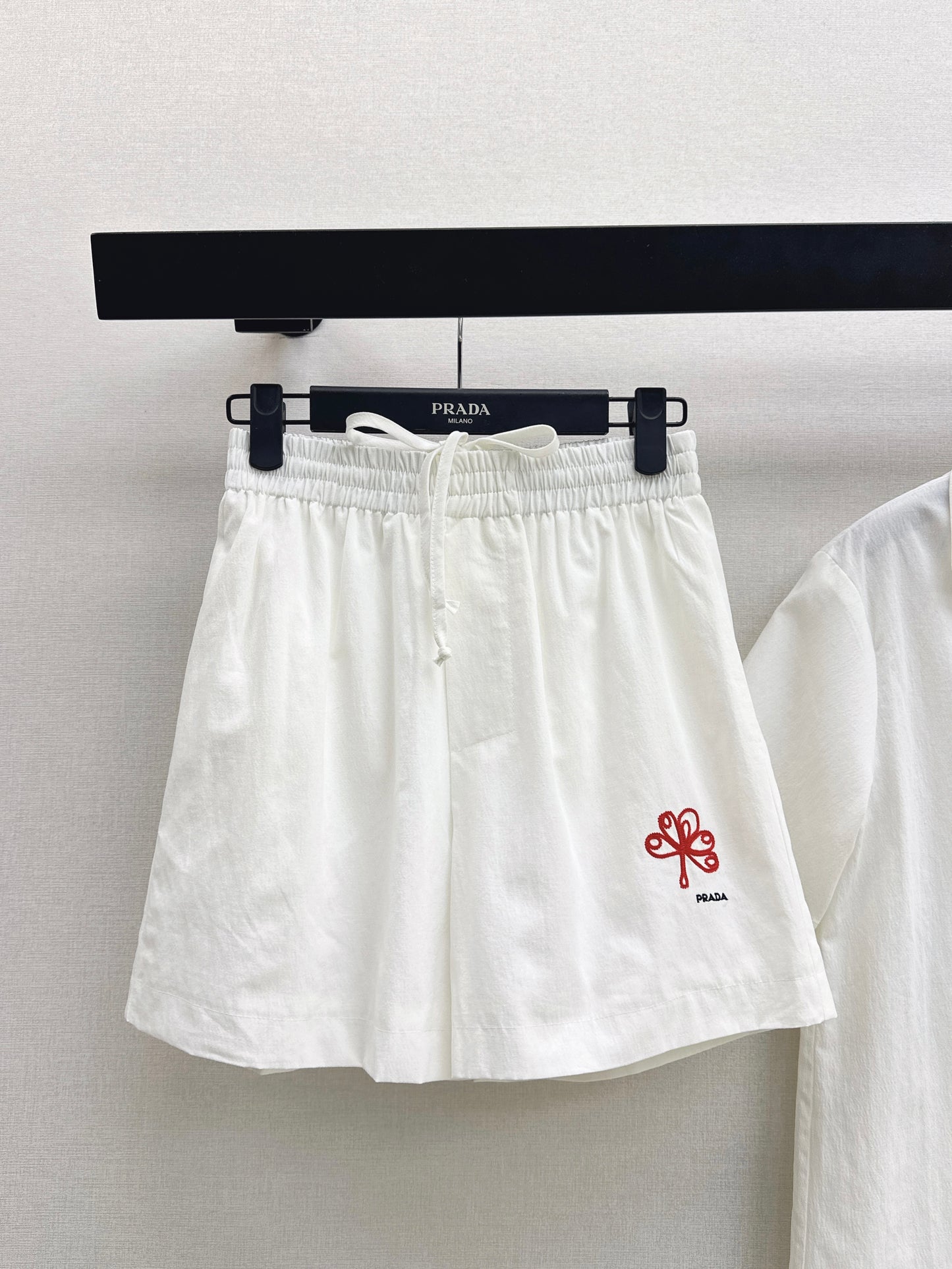 26SS NEW Embroidered short-sleeved shirt + shorts refreshing matching set