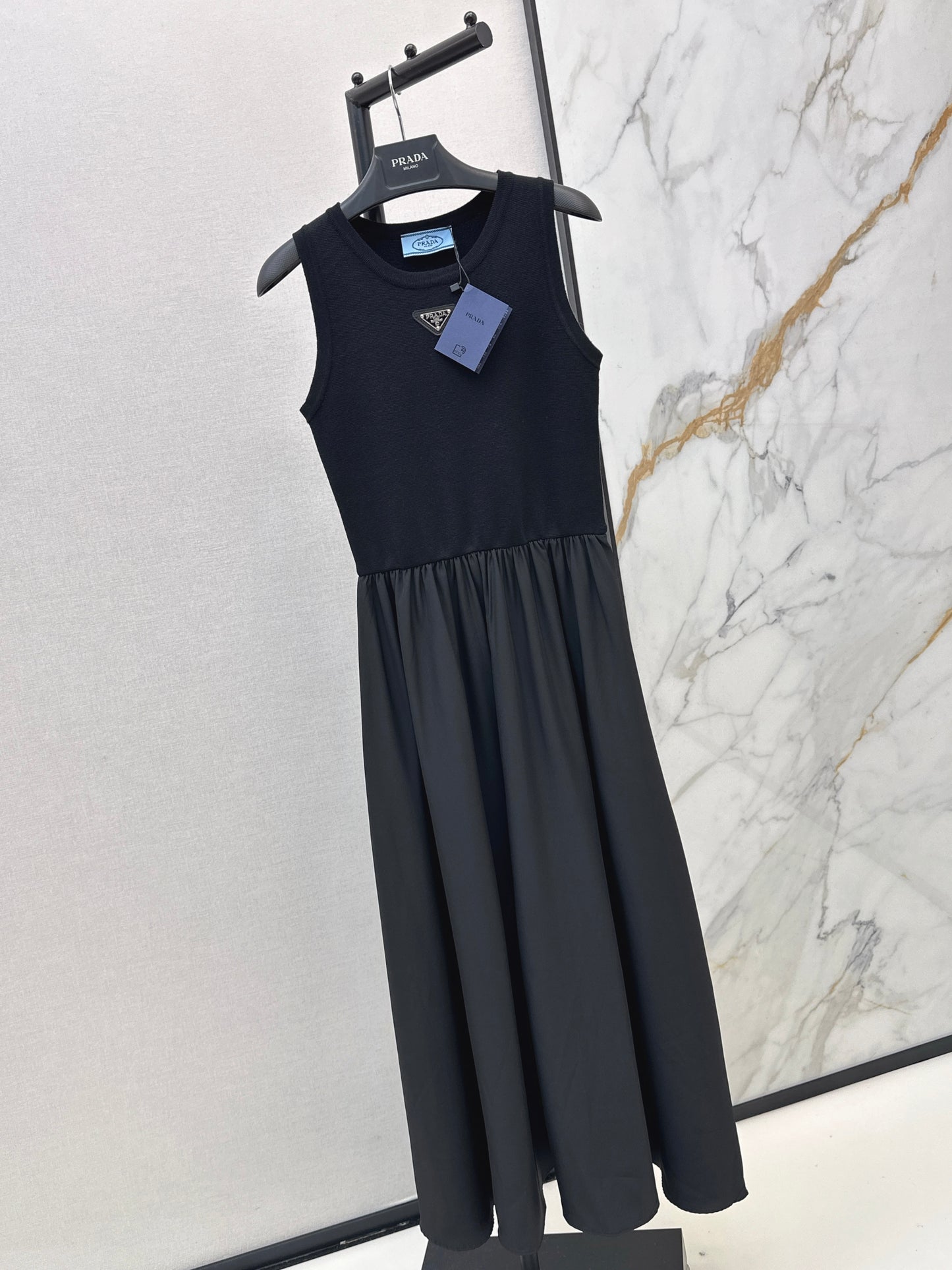 26SS NEW Spliced long sleeveless dress
