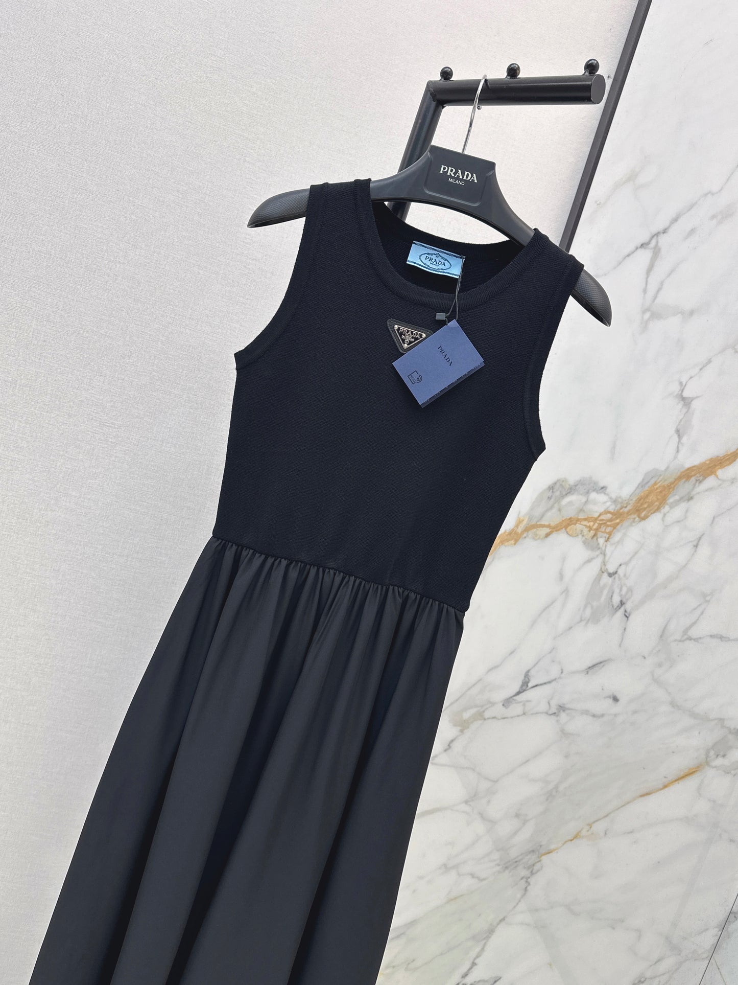 26SS NEW Spliced long sleeveless dress