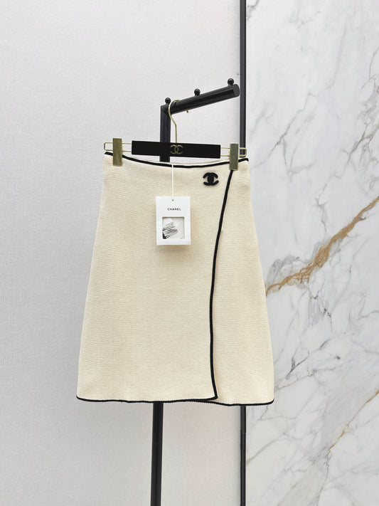 26SS NEW Contrast color trimmed hip skirt