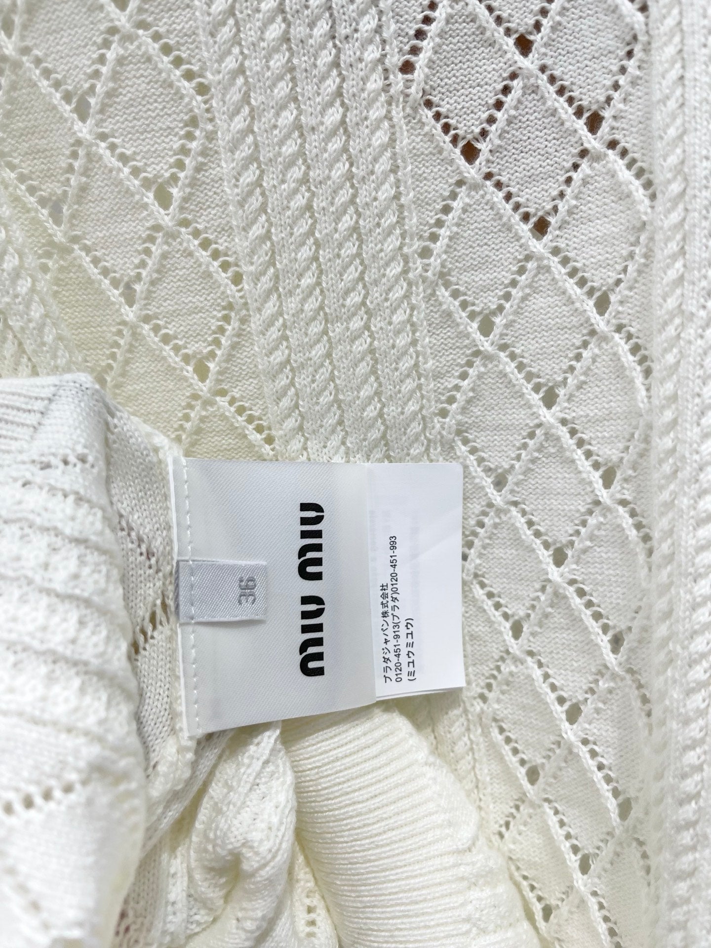 26SS NEU Perlenbesetzter Puppenkragen Hohlperlenknopf Kurzarmpullover