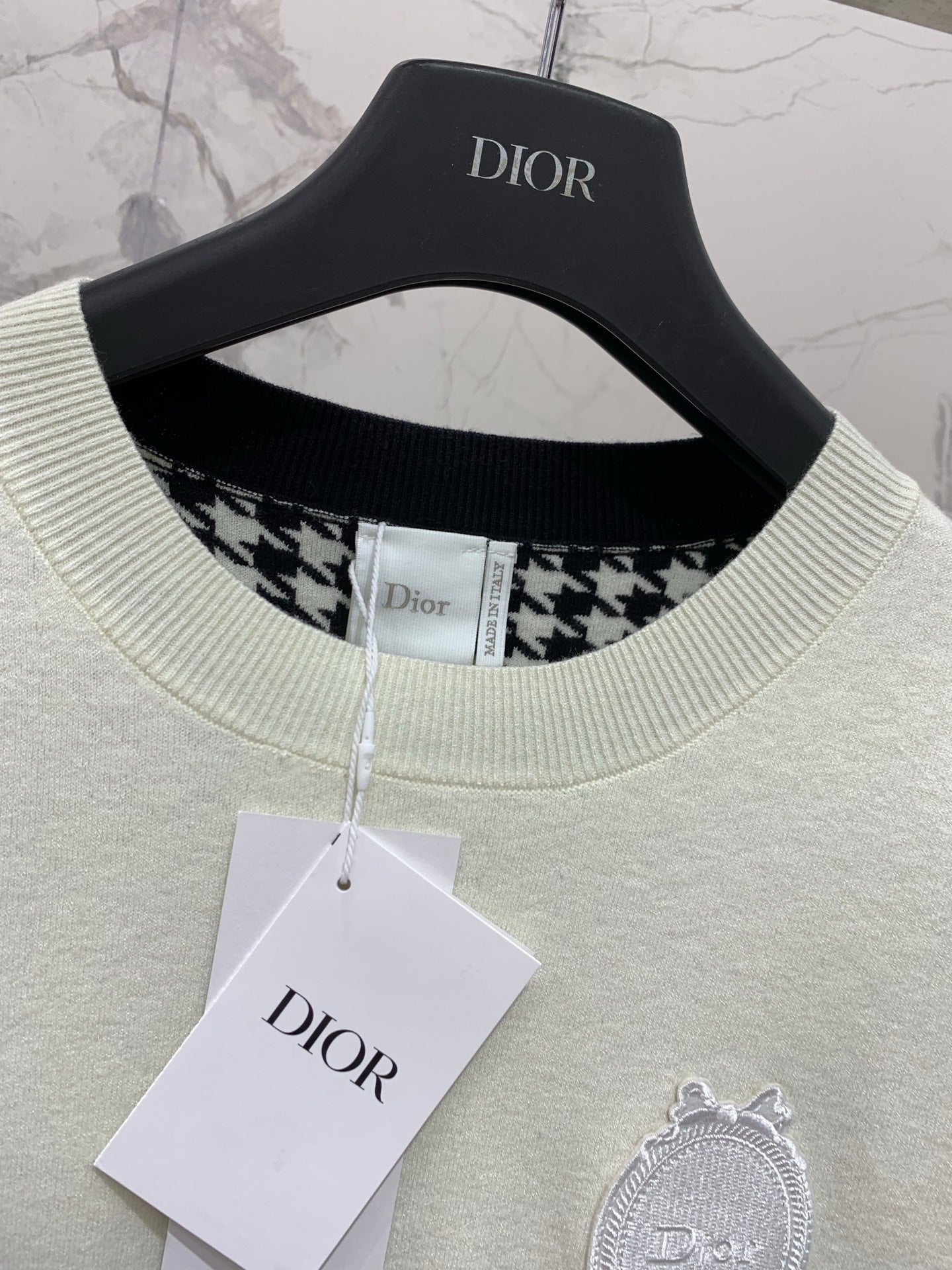 26SS NEUES Klassisches Hahnentritt-Jacquard-Colorblocking-Maschenkurzarm mit Schleife und Schriftzug