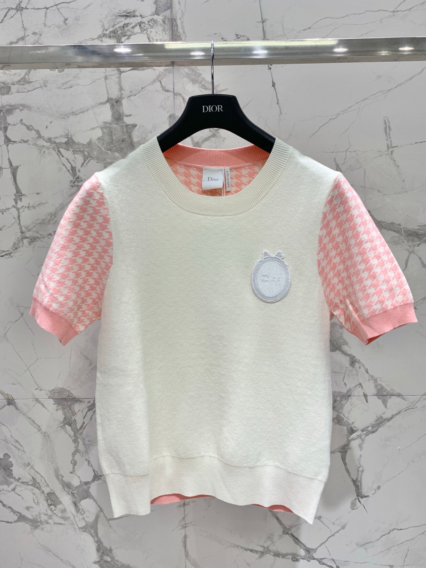 26SS NEUES Klassisches Hahnentritt-Jacquard-Colorblocking-Maschenkurzarm mit Schleife und Schriftzug