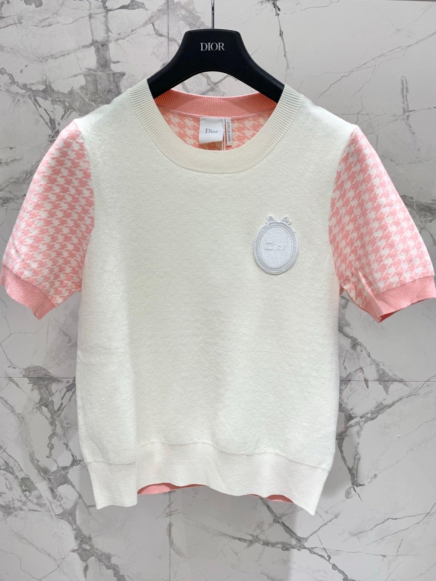 26SS NEUES Klassisches Hahnentritt-Jacquard-Colorblocking-Maschenkurzarm mit Schleife und Schriftzug