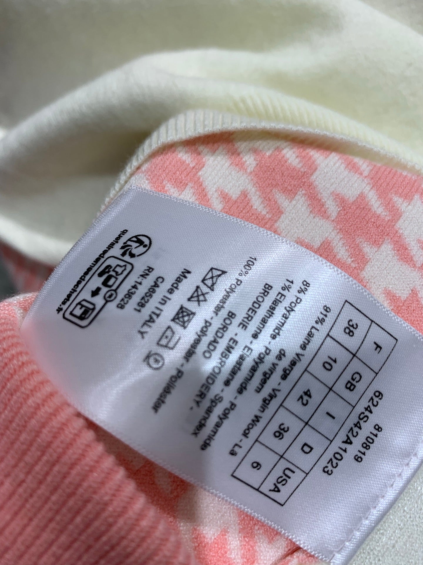 26SS NEUES Klassisches Hahnentritt-Jacquard-Colorblocking-Maschenkurzarm mit Schleife und Schriftzug