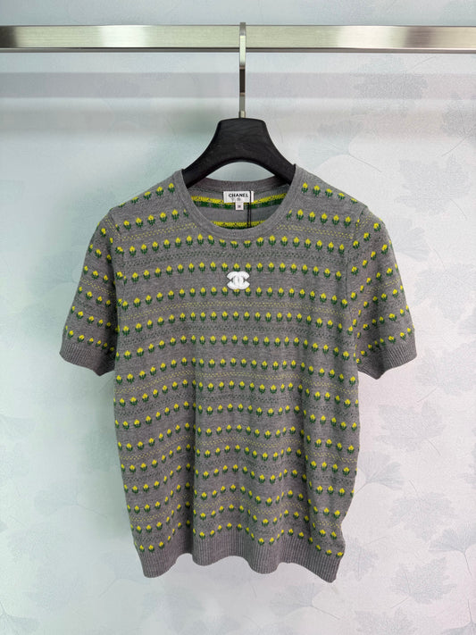 26SS NEU Kleines Blumenstrick-Rundhals-Kurzarm-Shirt