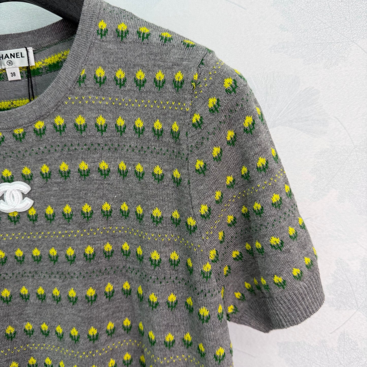 26SS NEU Kleines Blumenstrick-Rundhals-Kurzarm-Shirt