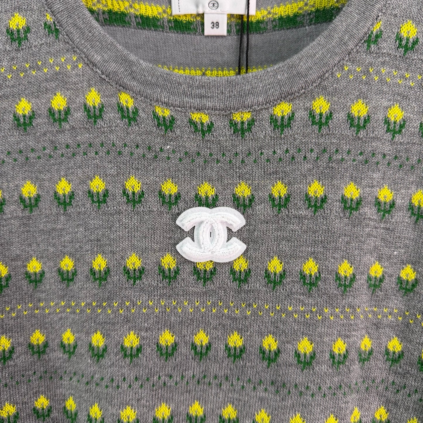 26SS NEU Kleines Blumenstrick-Rundhals-Kurzarm-Shirt