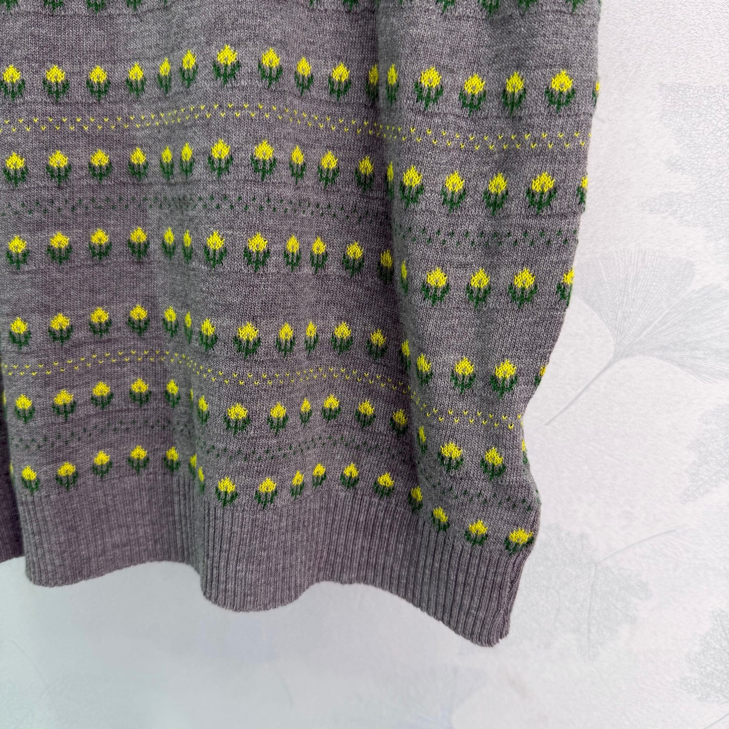 26SS NEU Kleines Blumenstrick-Rundhals-Kurzarm-Shirt