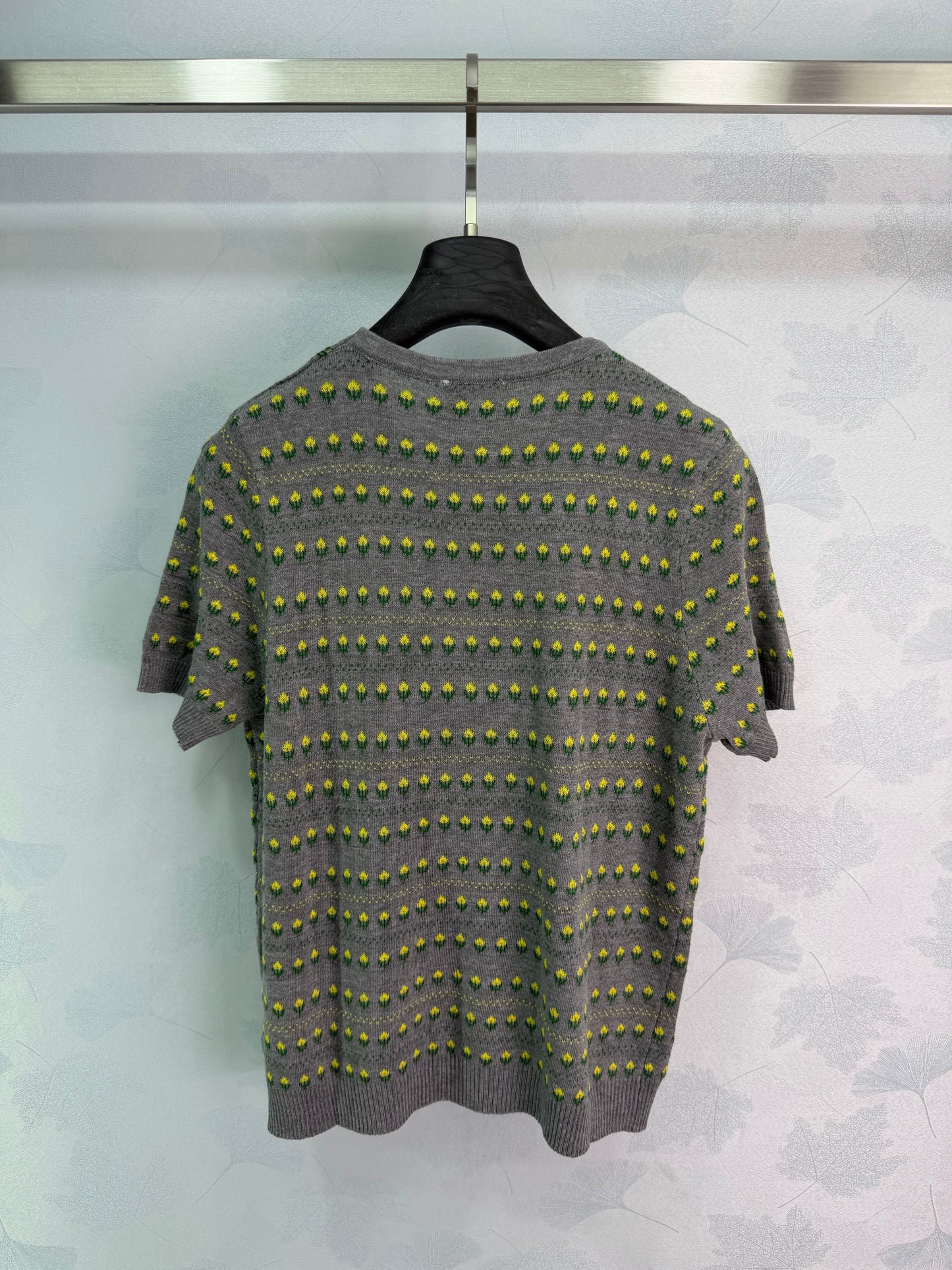 26SS NEU Kleines Blumenstrick-Rundhals-Kurzarm-Shirt