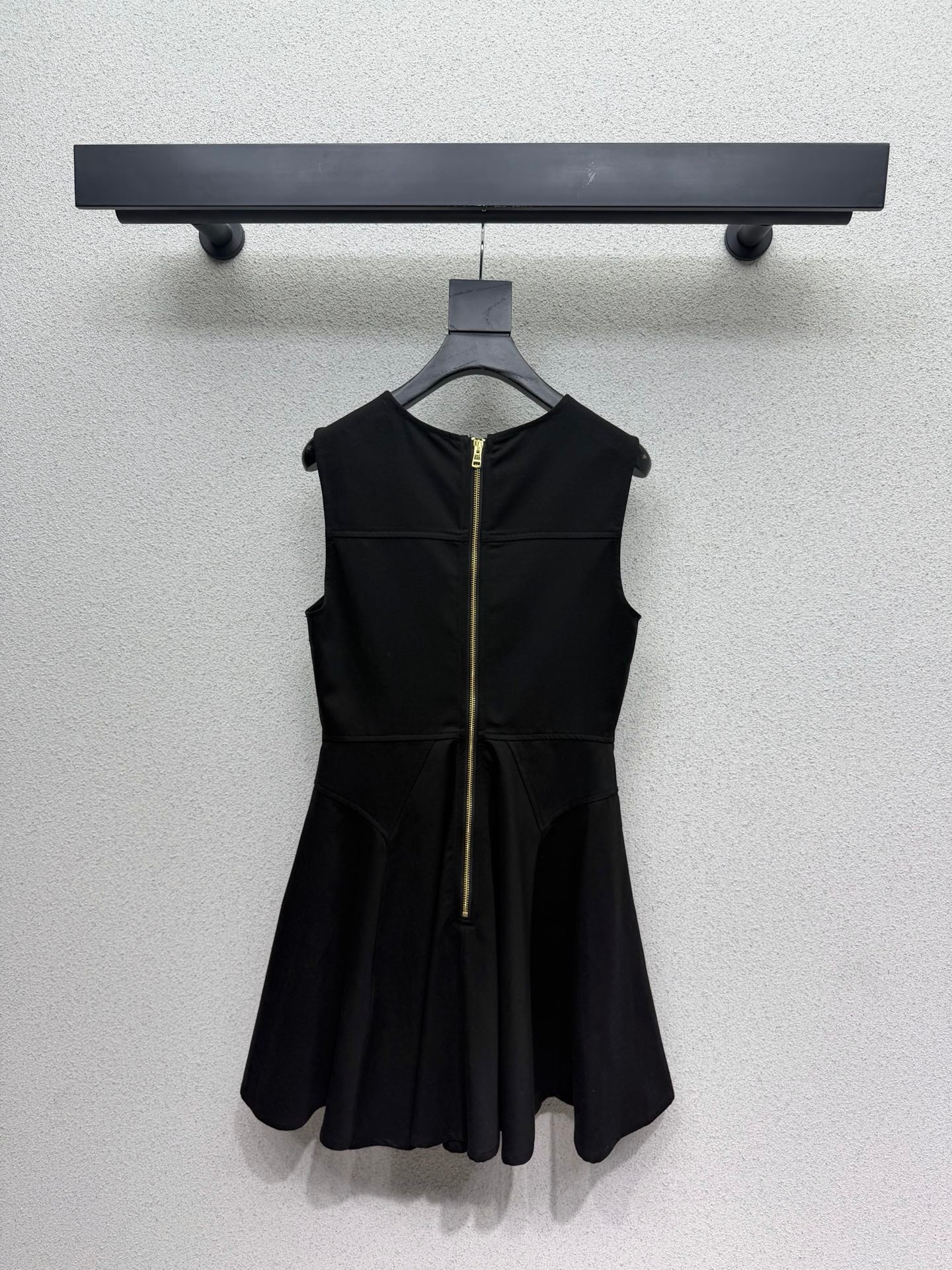 26SS NEW classic sleeveless dress