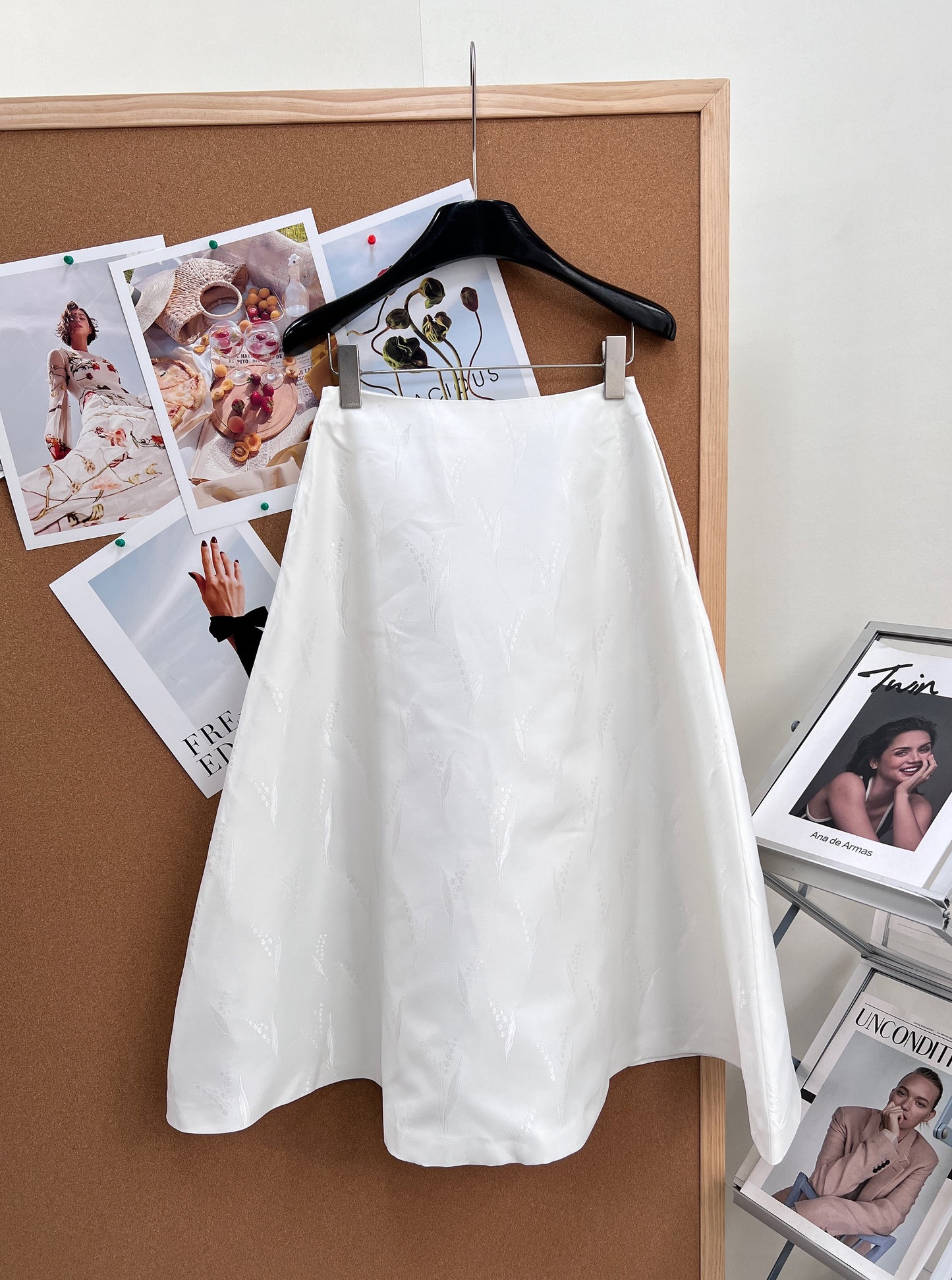 26SS NEW High-end dark satin umbrella skirt
