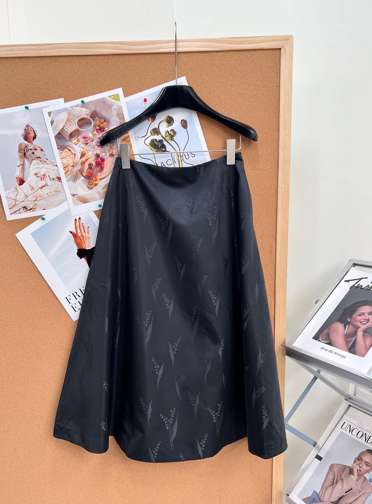 26SS NEW High-end dark satin umbrella skirt