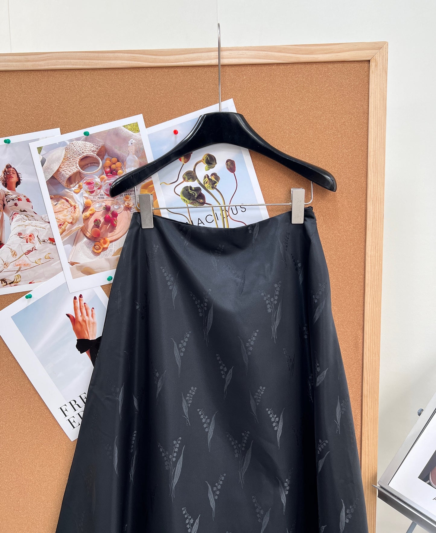 26SS NEW High-end dark satin umbrella skirt