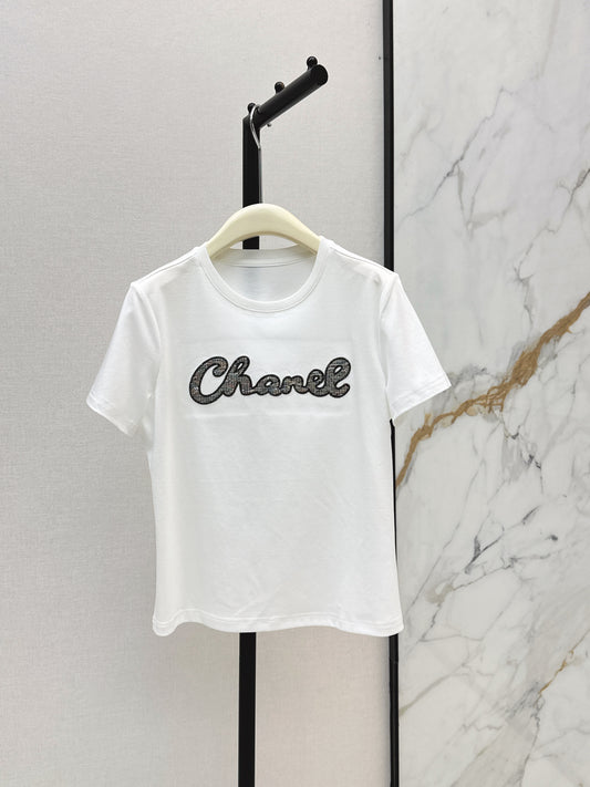 26SS NEU Xiaoxiangfeng Heavy Industry Patchwork bestickte Buchstaben Kurzarm-T-Shirt