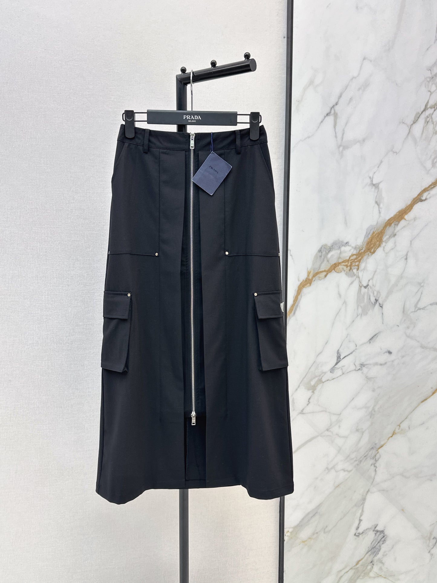 26SS NEW triangle zipper skirt