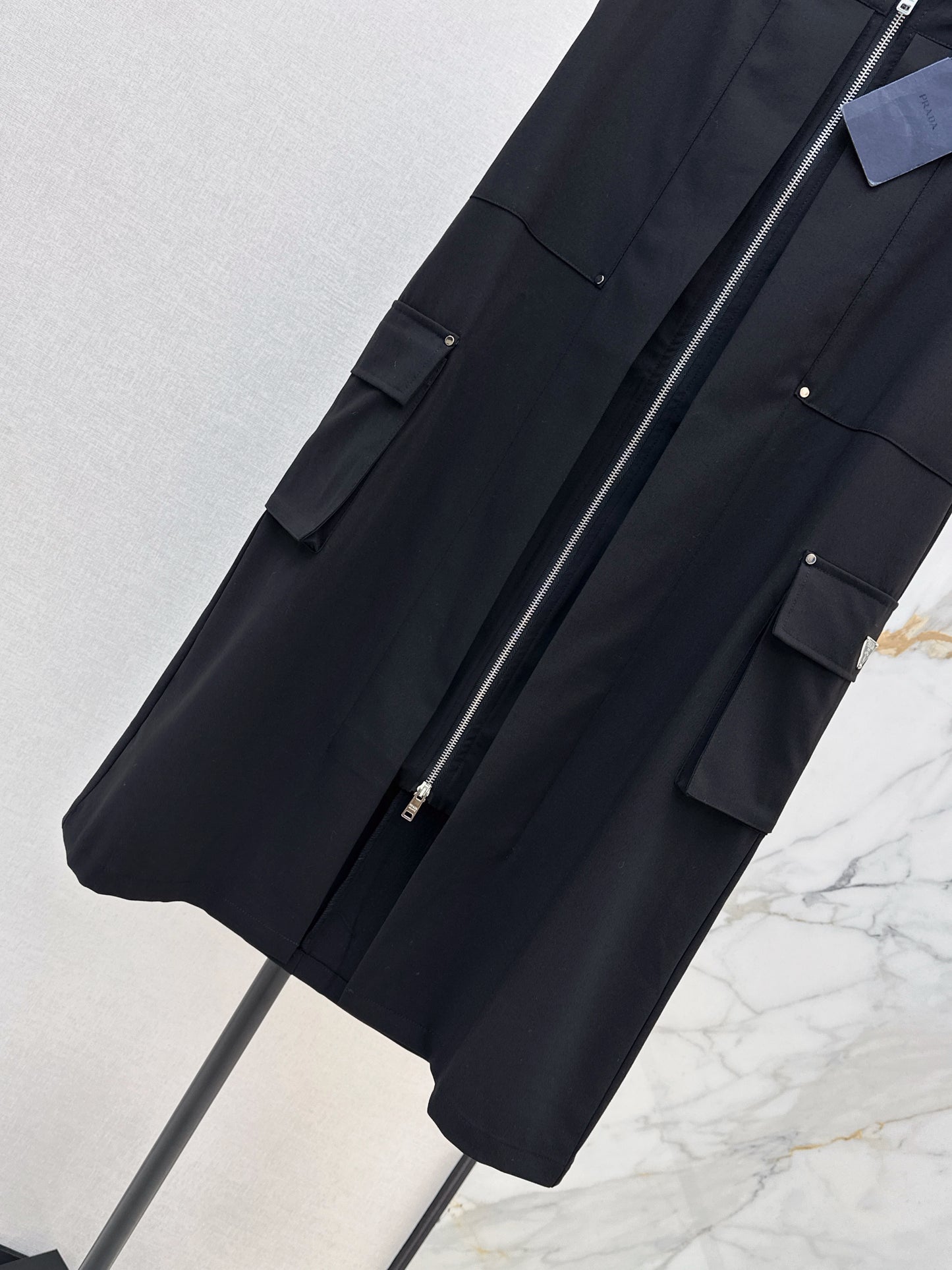26SS NEW triangle zipper skirt