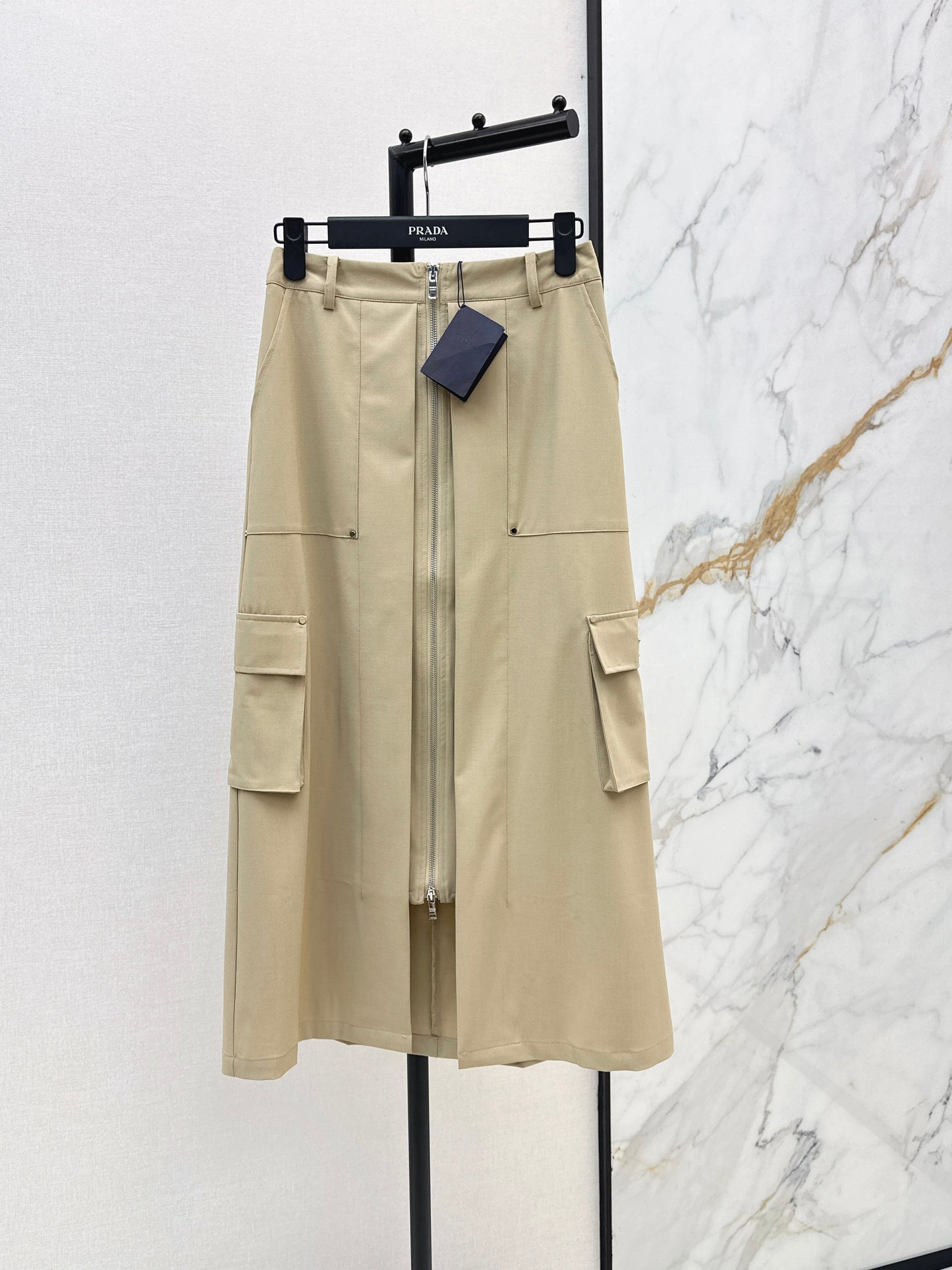 26SS NEW triangle zipper skirt