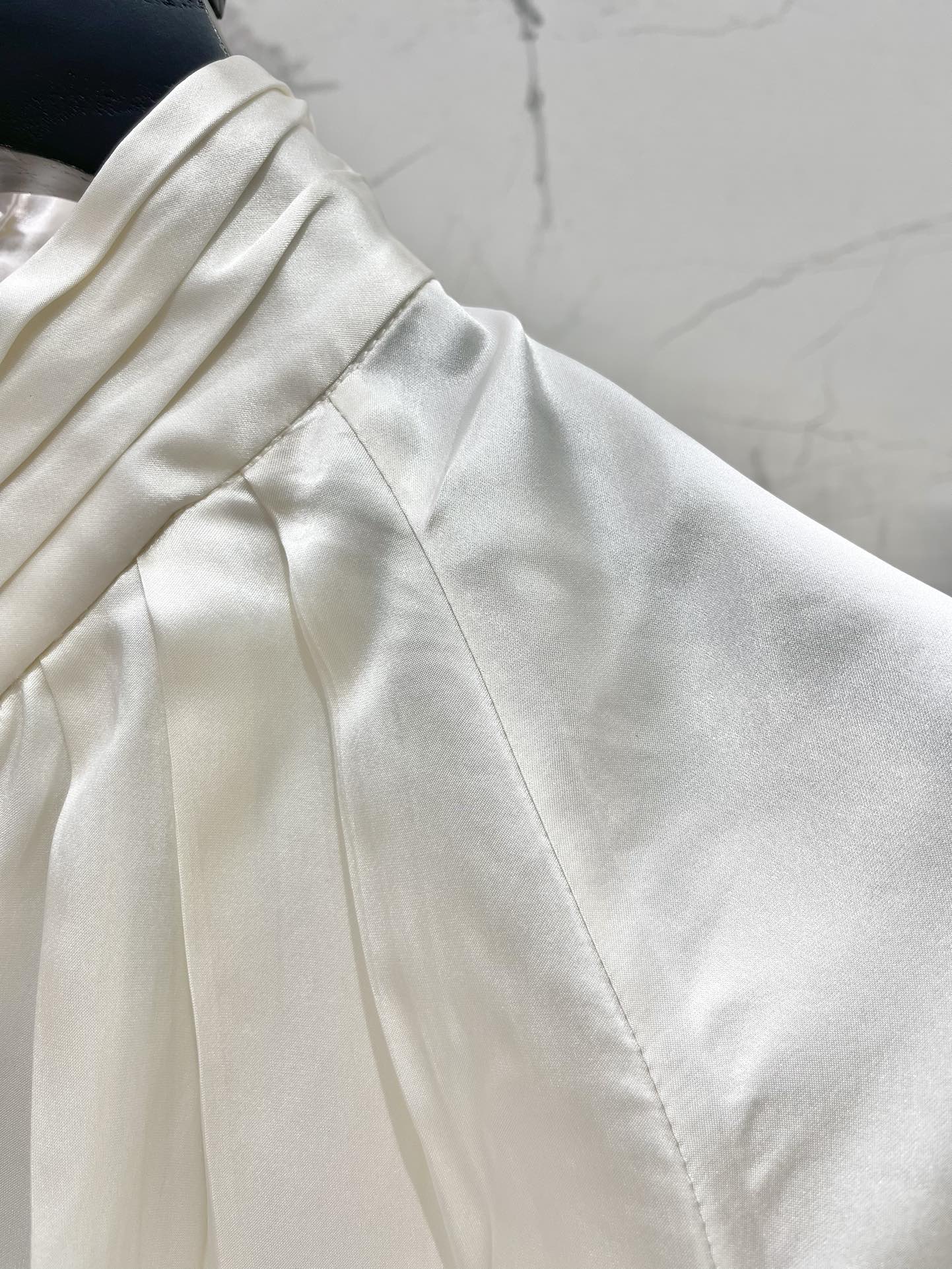 🔥Highest Quality🔥26SS NEW Hollow neckline patchwork balloon sleeve shirt