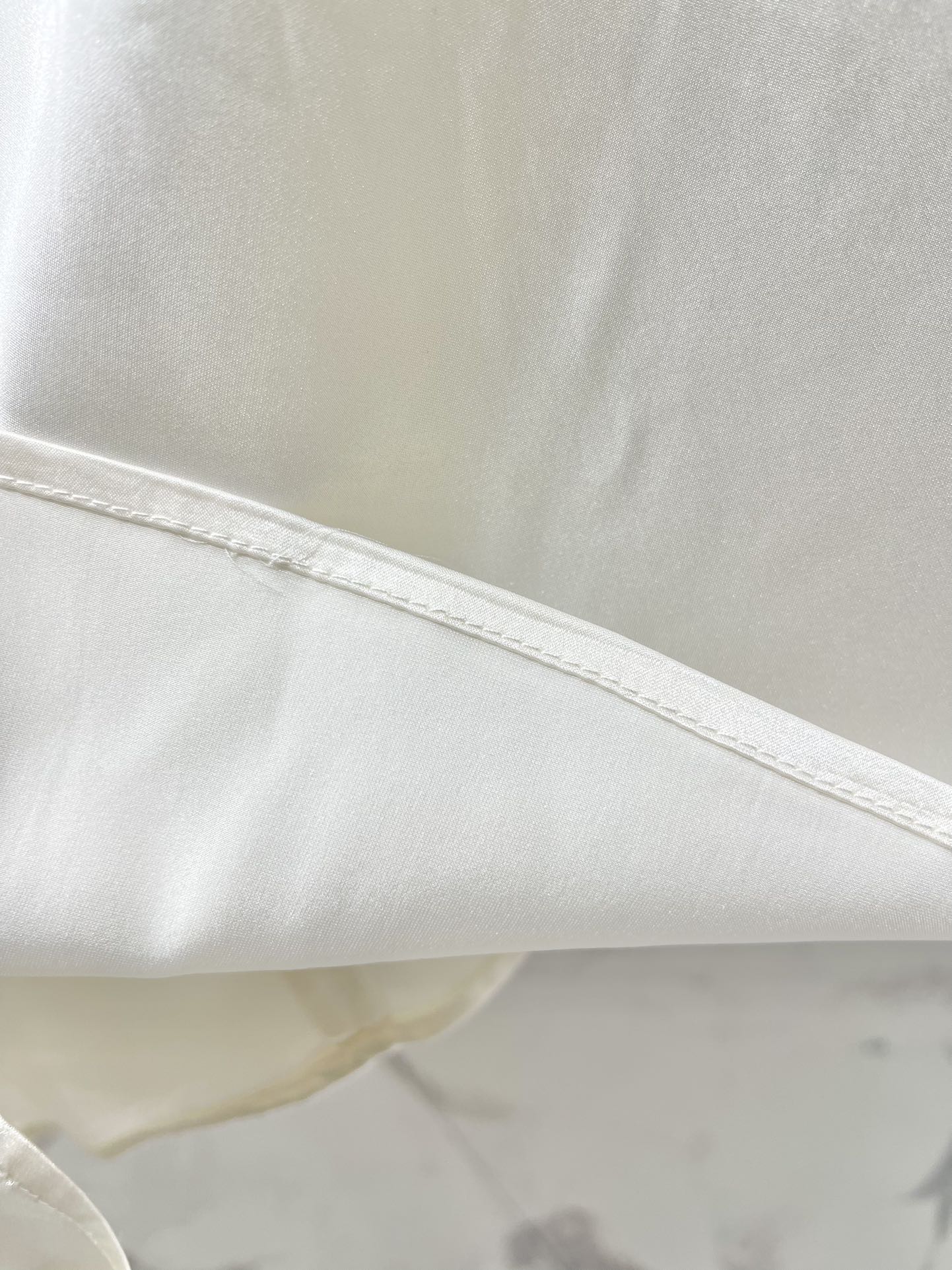 🔥Highest Quality🔥26SS NEW Hollow neckline patchwork balloon sleeve shirt