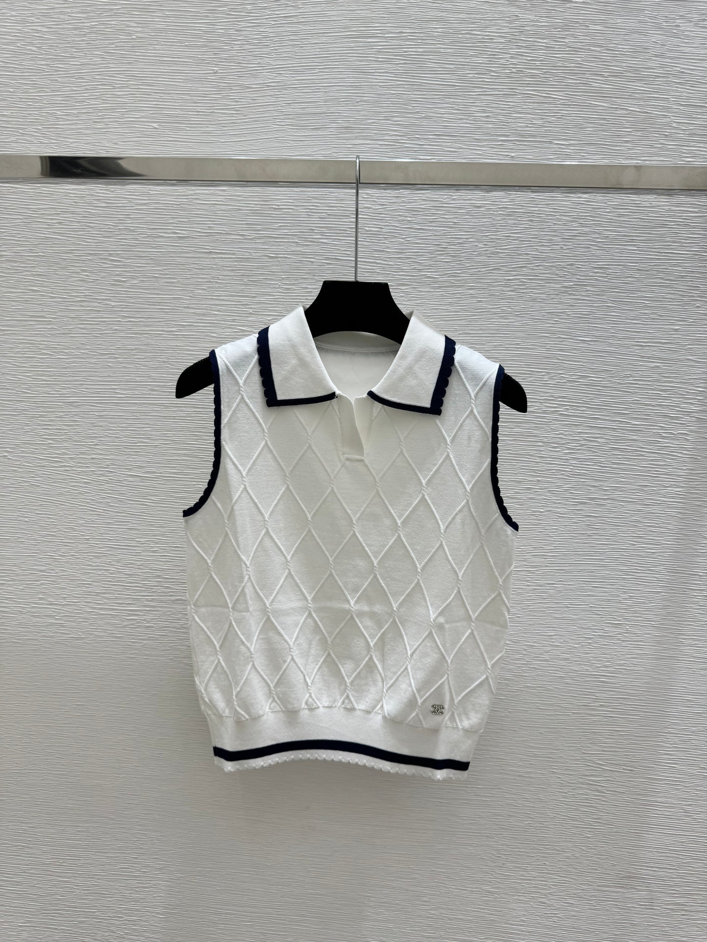 26SS NEW contrasting lapel diamond grid knitted vest