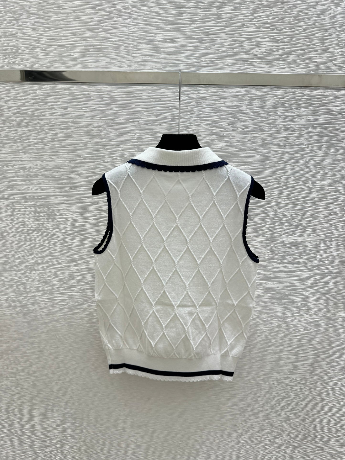 26SS NEW contrasting lapel diamond grid knitted vest