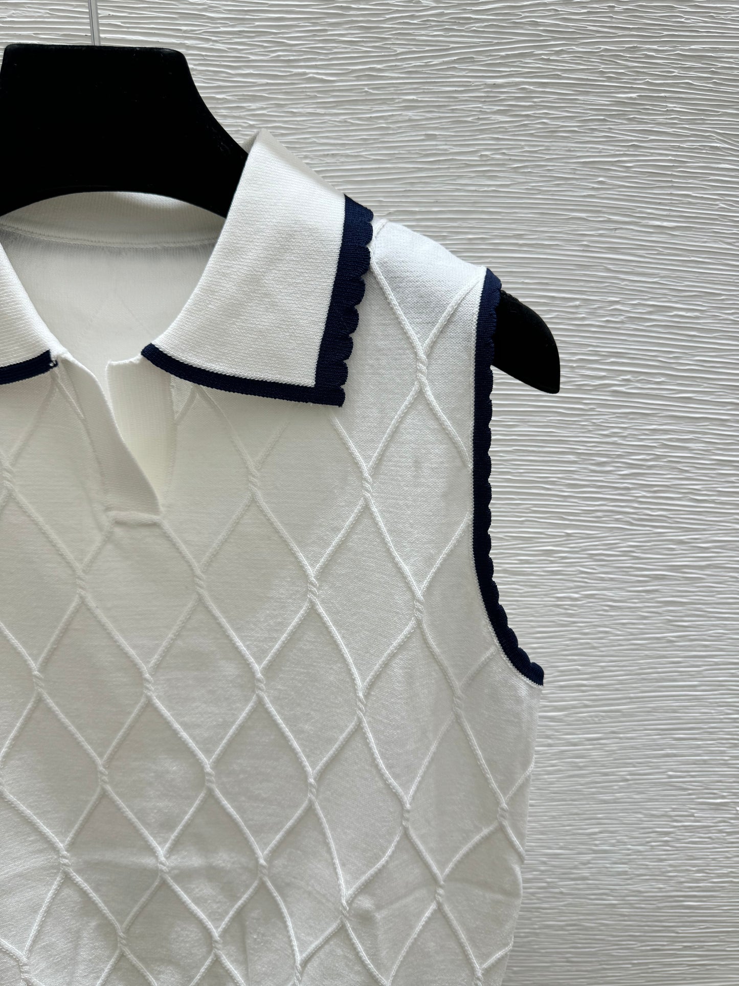 26SS NEW contrasting lapel diamond grid knitted vest