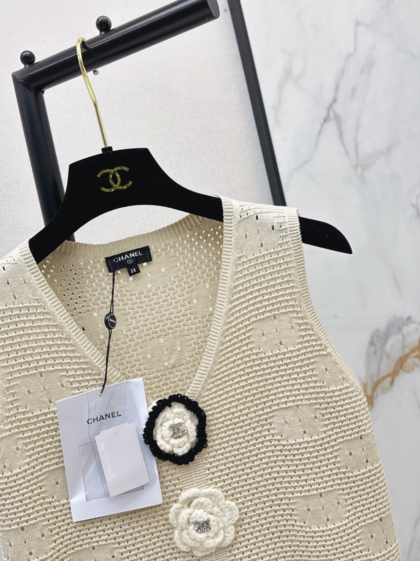 🔥Highest Quality🔥26SS NEW Three-dimensional camellia decorated hand-crocheted vest