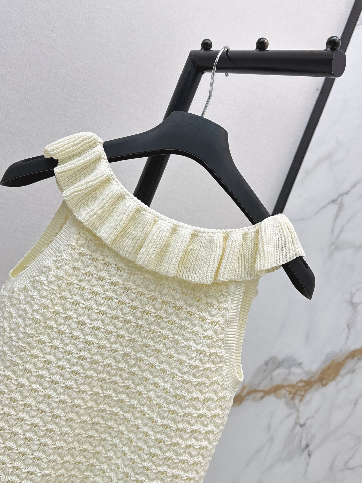 26SS NEW Ruffled Collar Openwork Crochet Vest