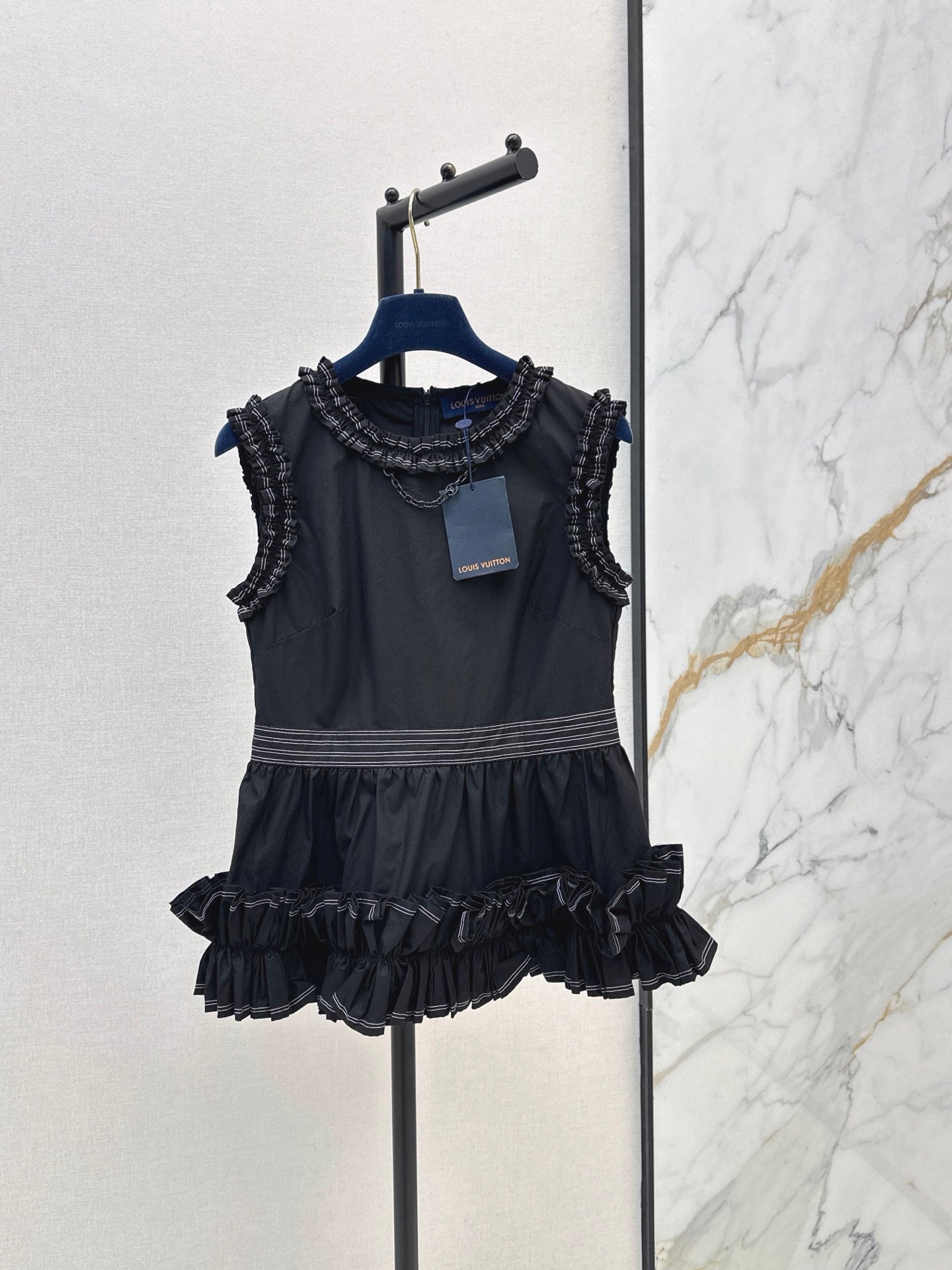 26SS NEW Sleeveless Top with Ruffled Hem